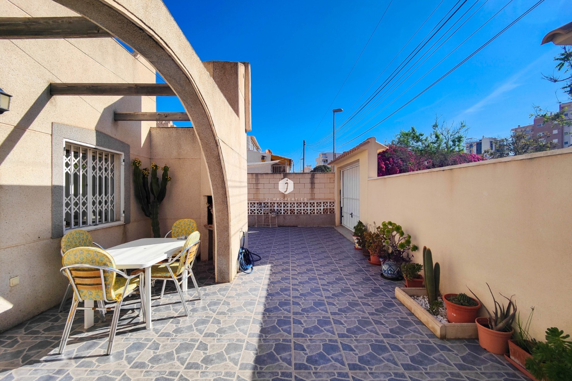 Z drugiej ręki - Szalet -
Torrevieja - Costa Blanca