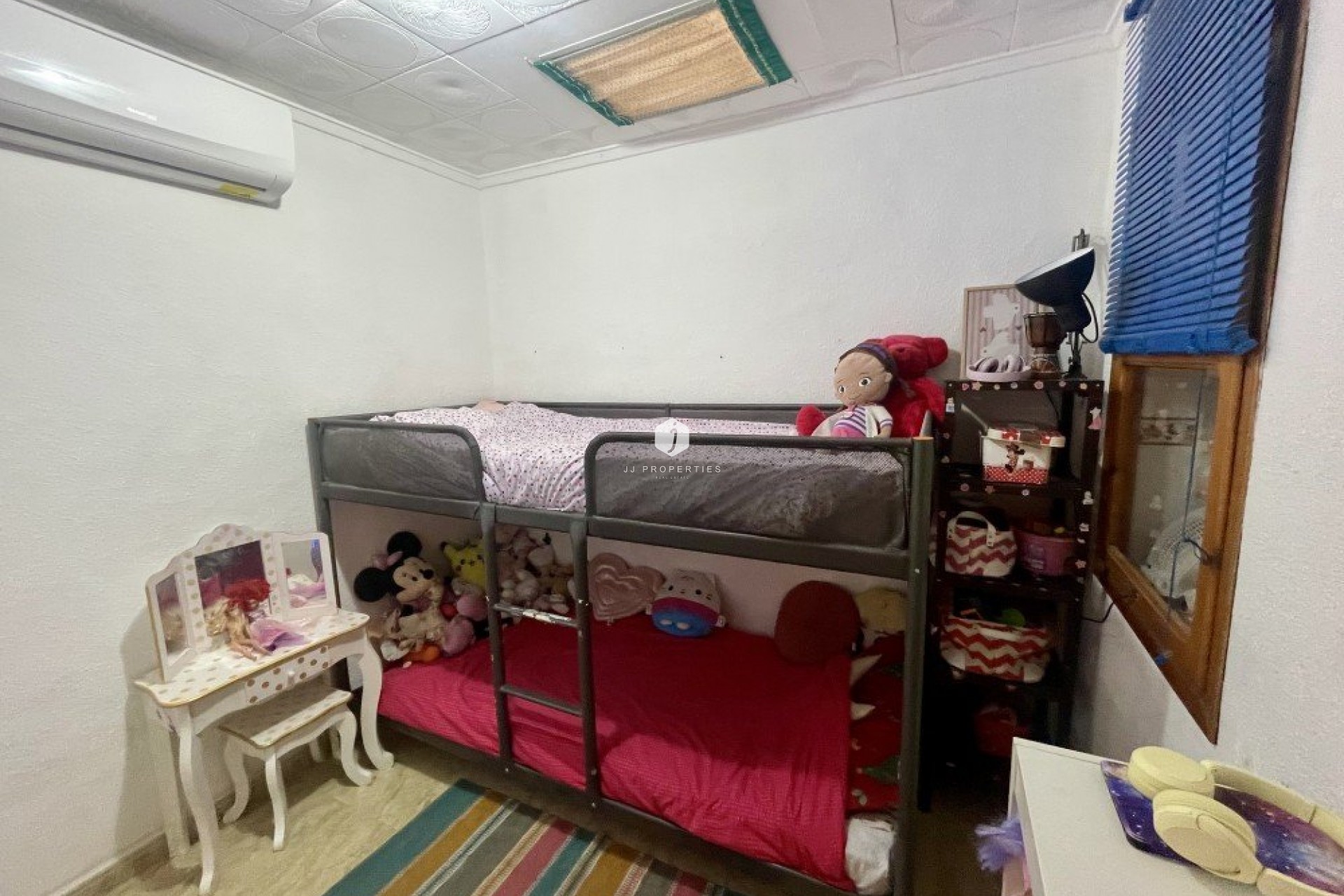 Z drugiej ręki - Szalet -
Torrevieja - Costa Blanca
