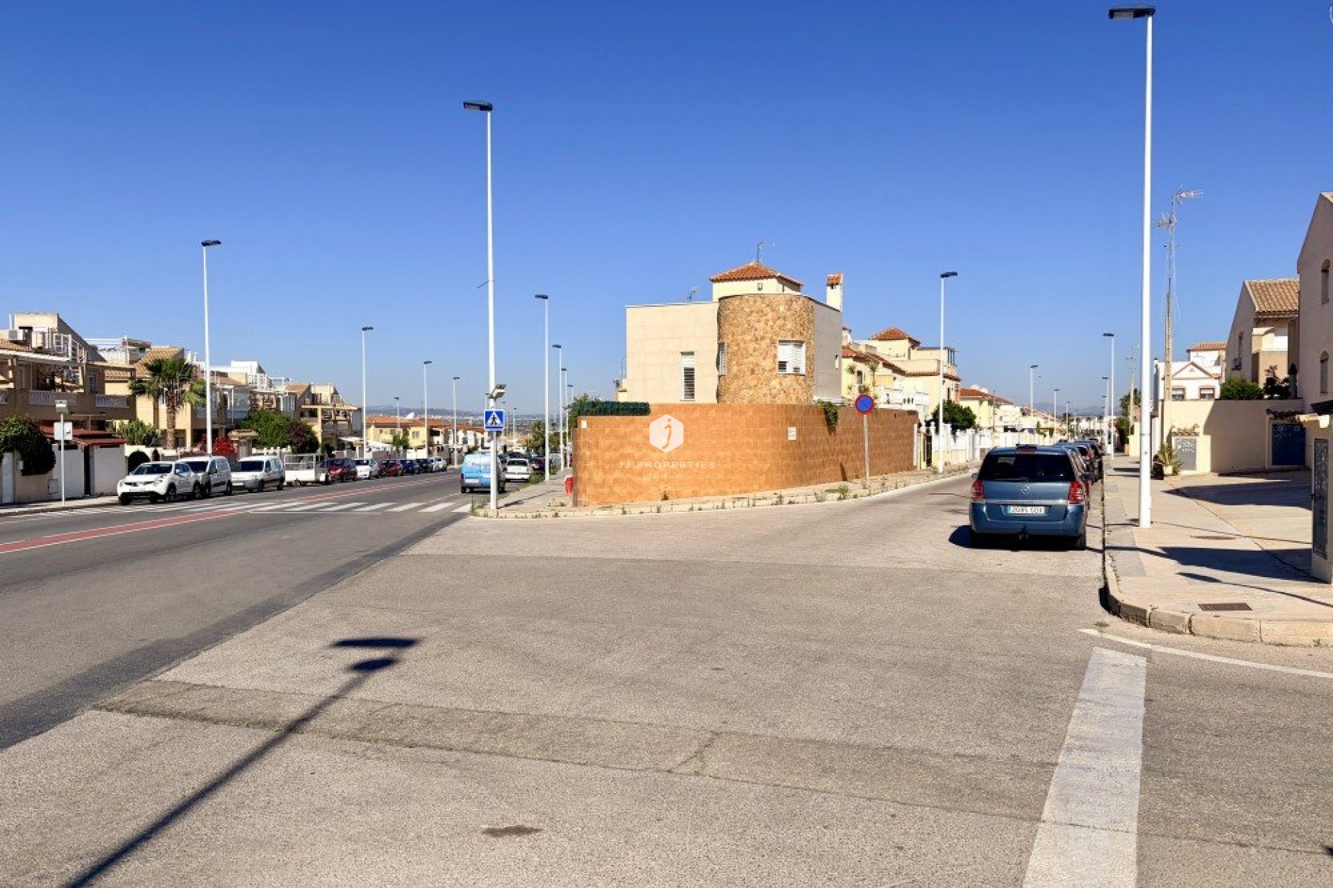 Z drugiej ręki - Szalet -
Torrevieja - Costa Blanca