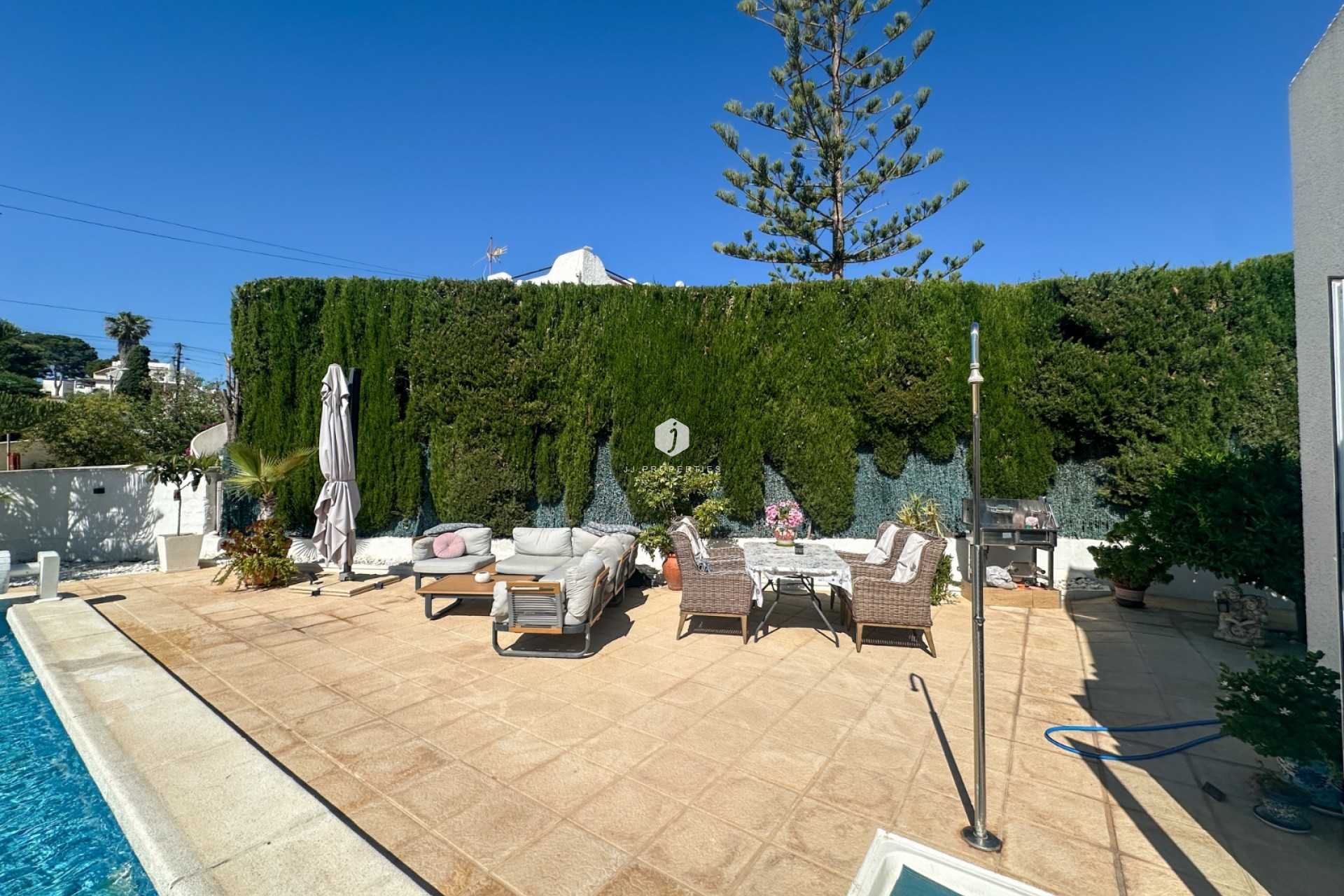 Z drugiej ręki - Szalet -
Torrevieja - Costa Blanca
