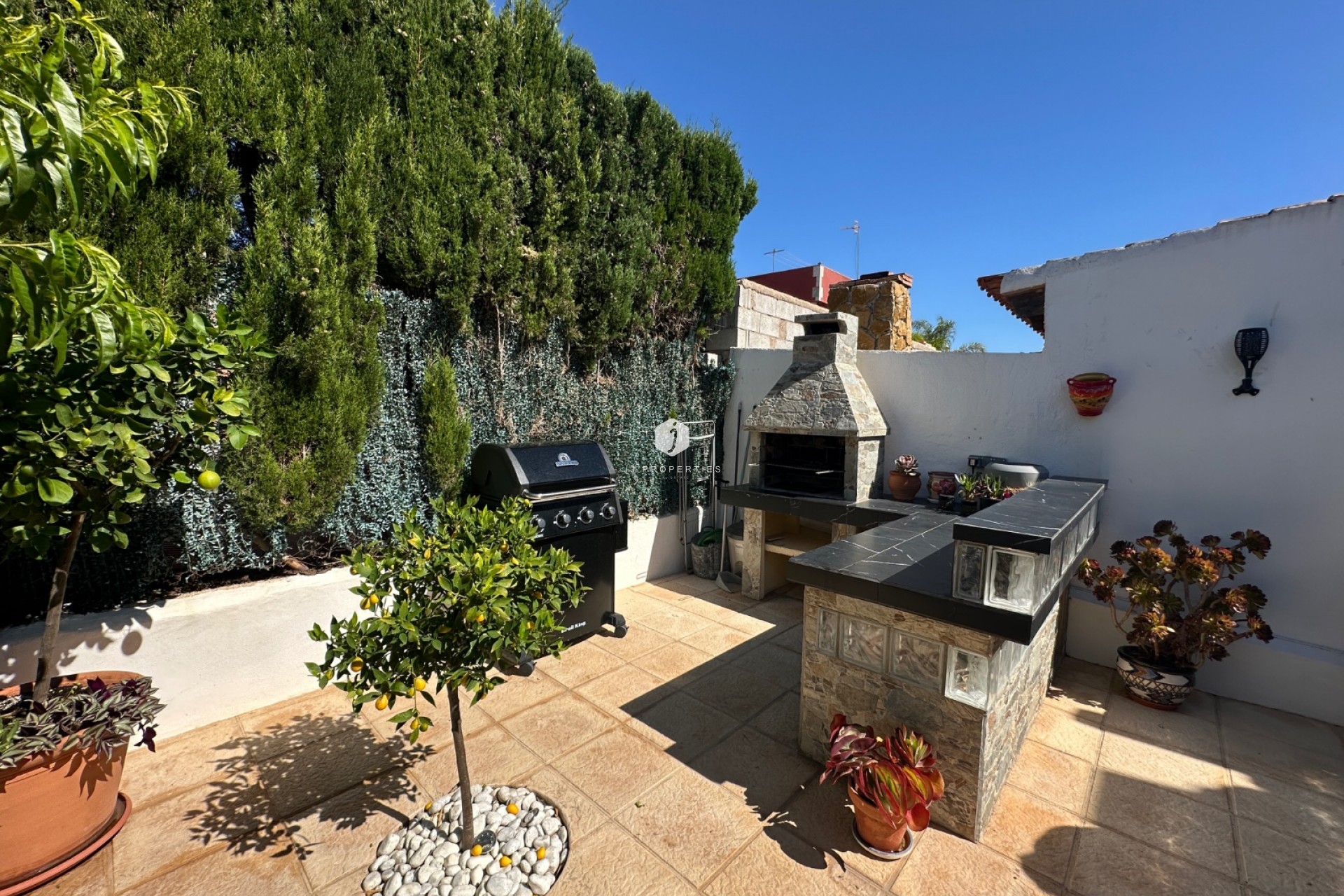 Z drugiej ręki - Szalet -
Torrevieja - Costa Blanca