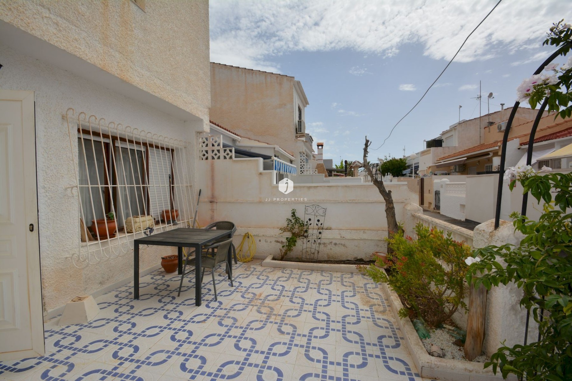 Z drugiej ręki - Szalet -
Torrevieja - Costa Blanca