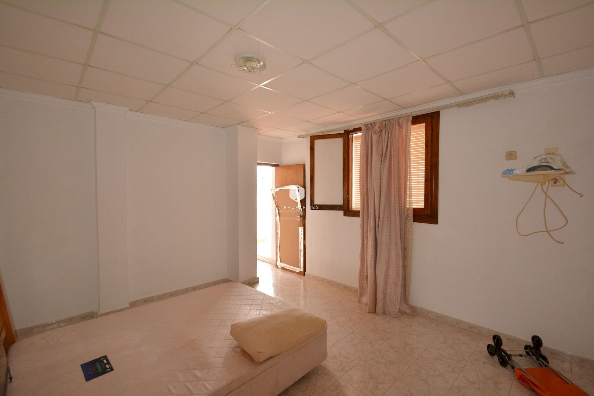 Z drugiej ręki - Szalet -
Torrevieja - Costa Blanca