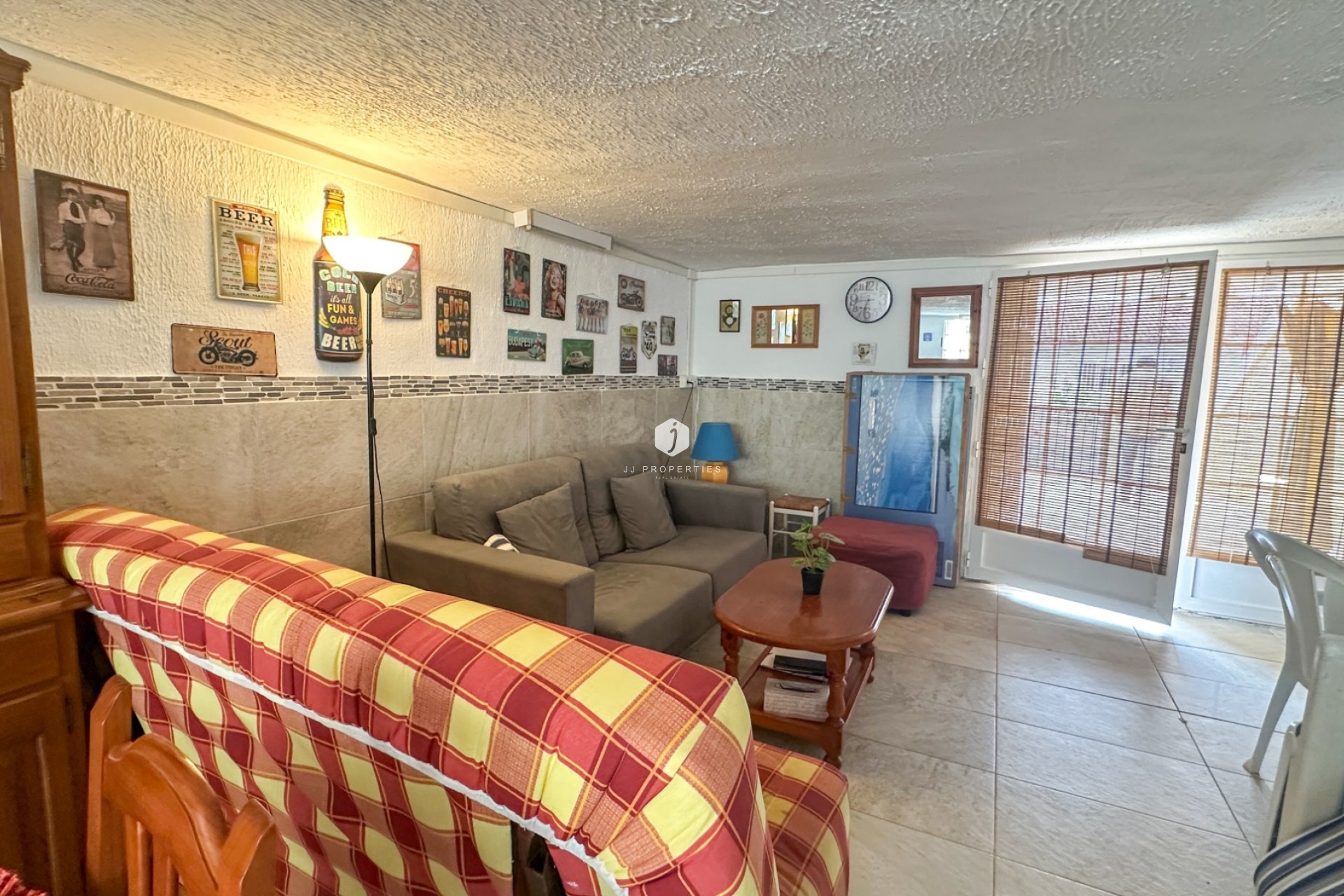 Z drugiej ręki - Szalet -
Torrevieja - Costa Blanca