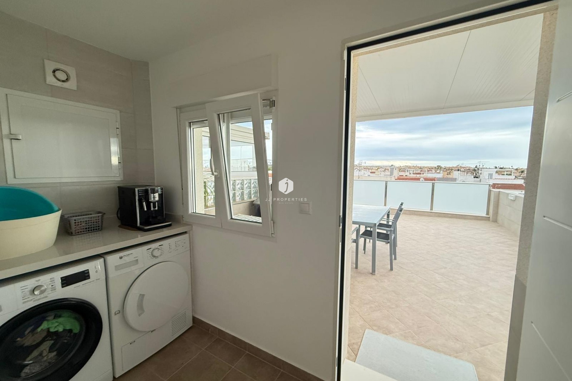 Z drugiej ręki - Szalet -
Torrevieja - El chaparral