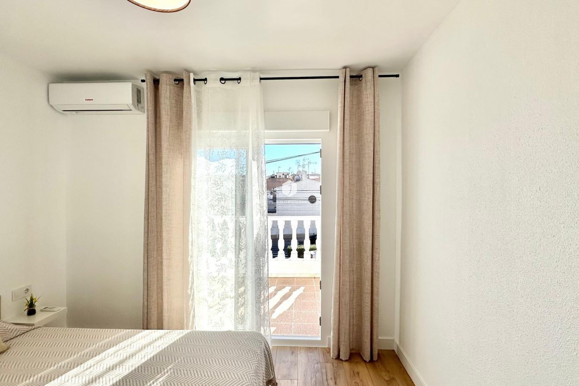 Z drugiej ręki - Szalet -
Torrevieja - Estacion de autobuses