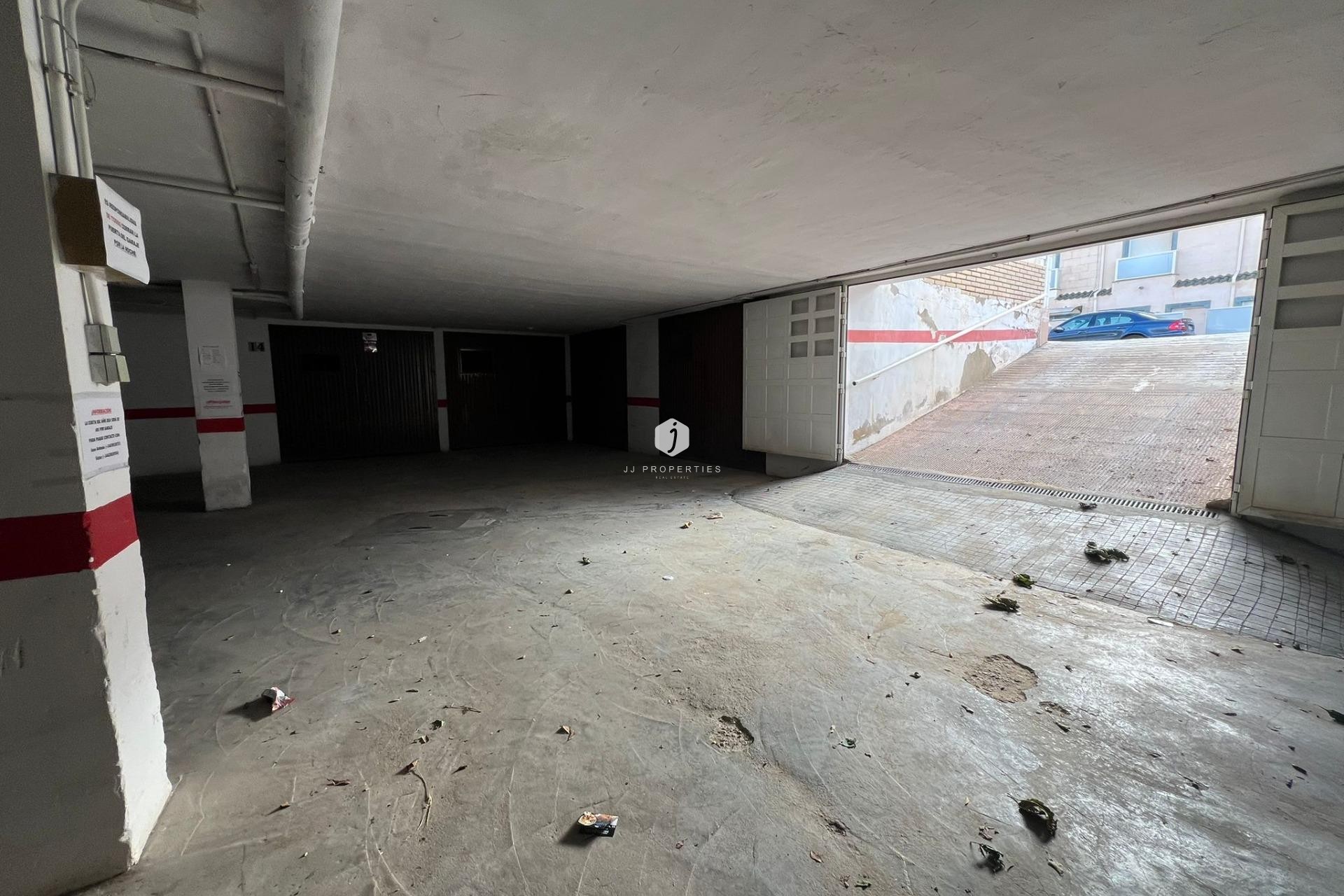 Z drugiej ręki - Szalet -
Torrevieja - La Mata