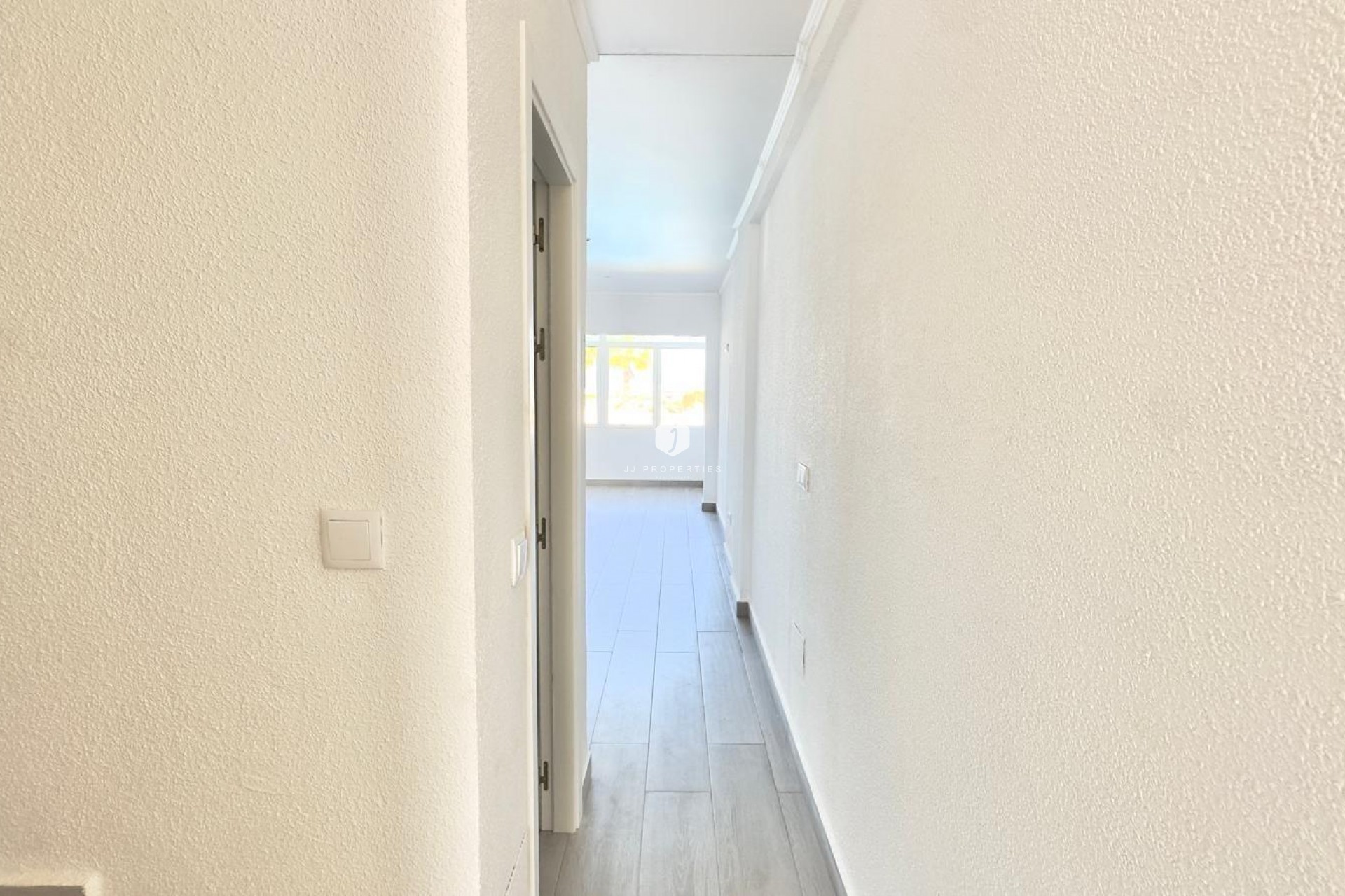 Z drugiej ręki - Szalet -
Torrevieja - La Mata