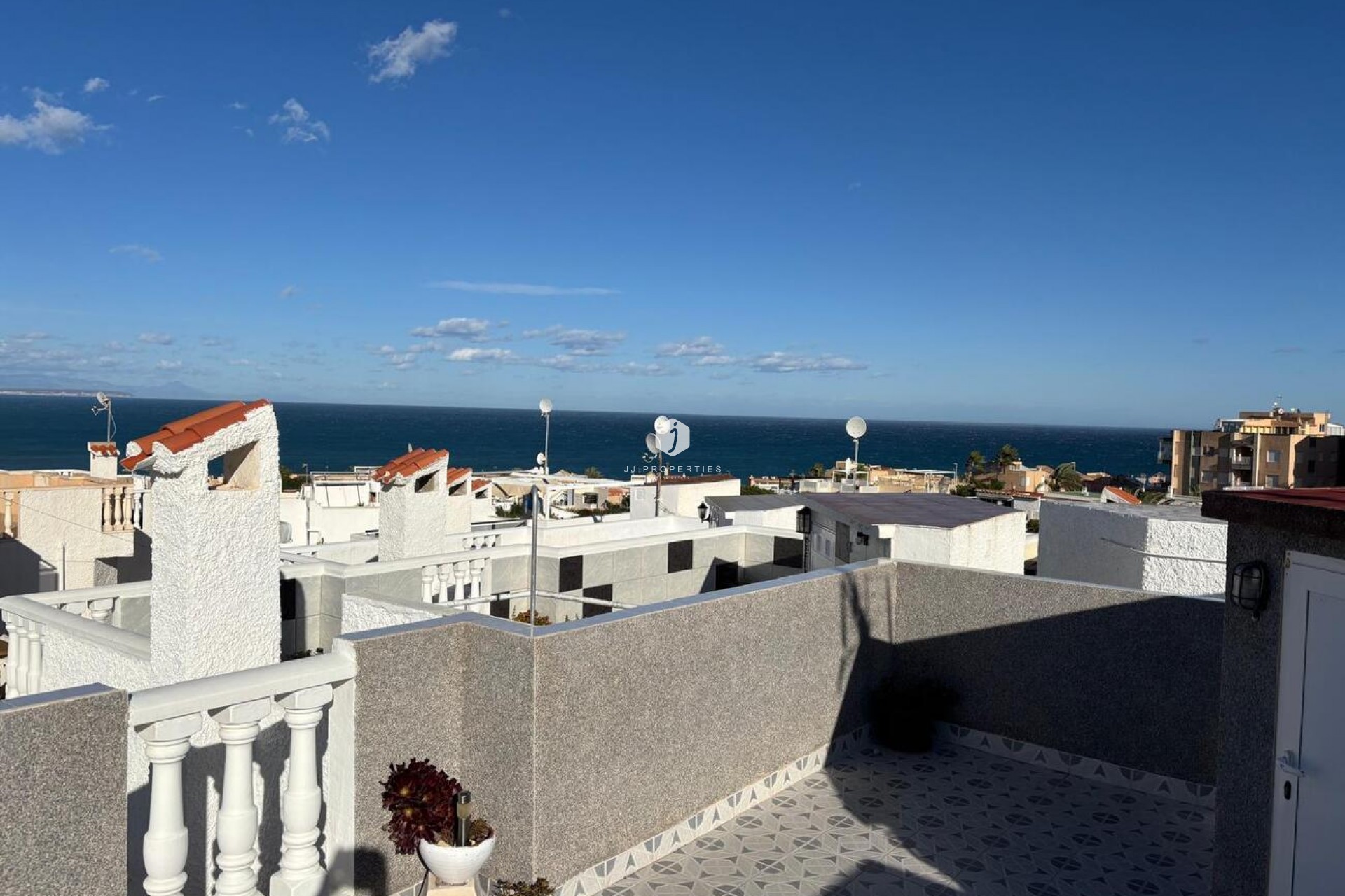 Z drugiej ręki - Szalet -
Torrevieja - La Provensa