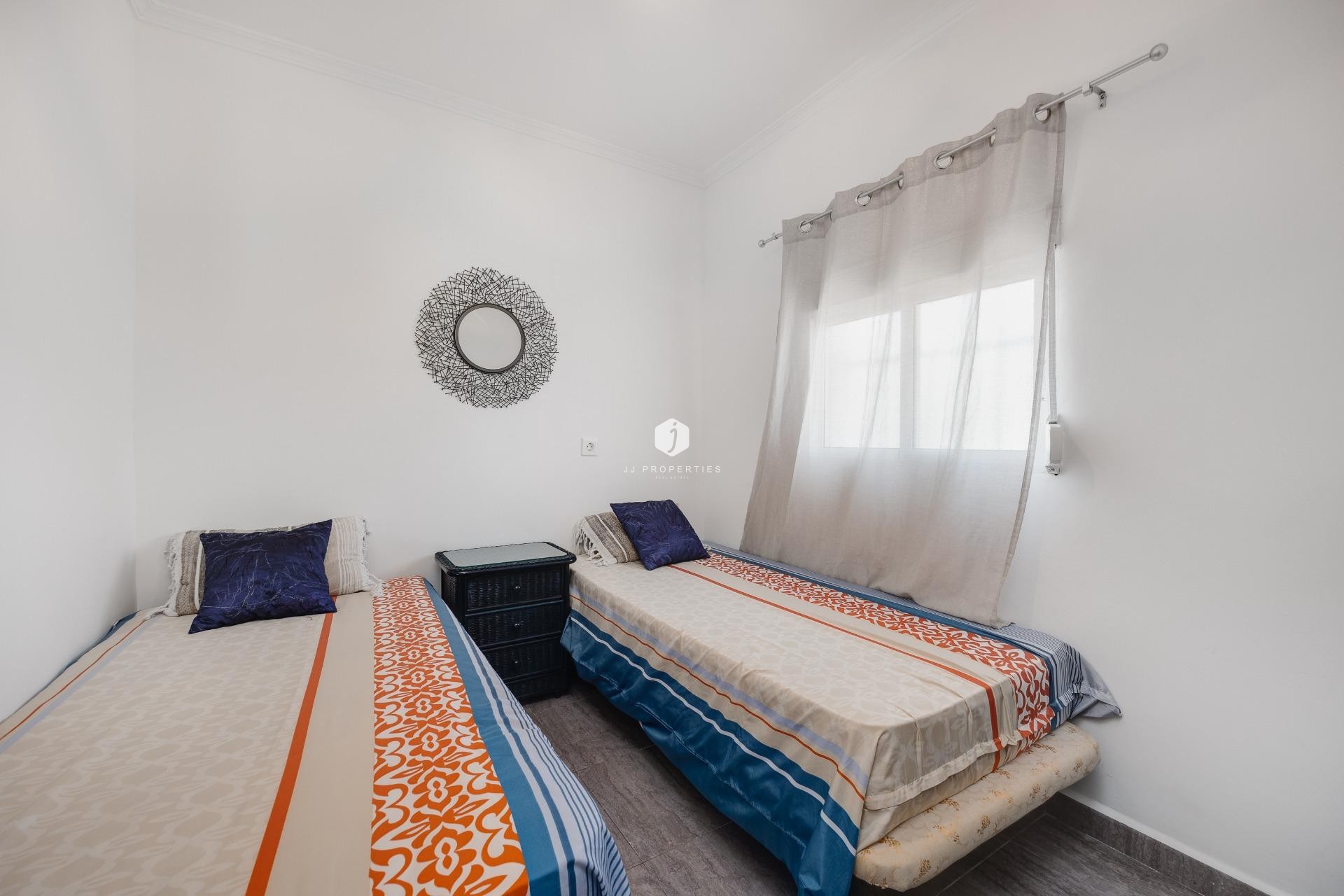 Z drugiej ręki - Szalet -
Torrevieja - La Siesta - El Salado - Torreta