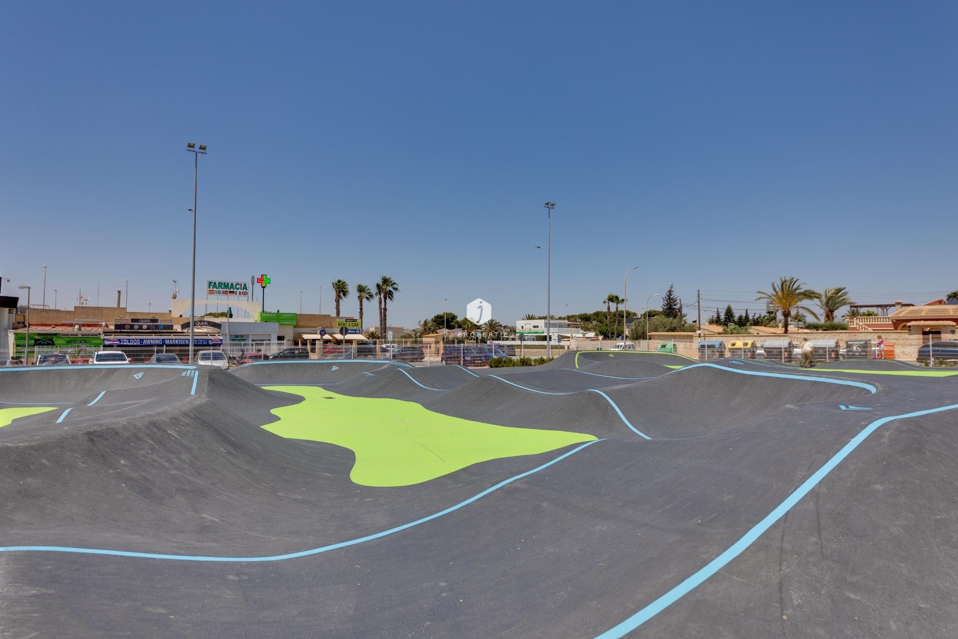 Z drugiej ręki - Szalet -
Torrevieja - La Siesta - El Salado - Torreta