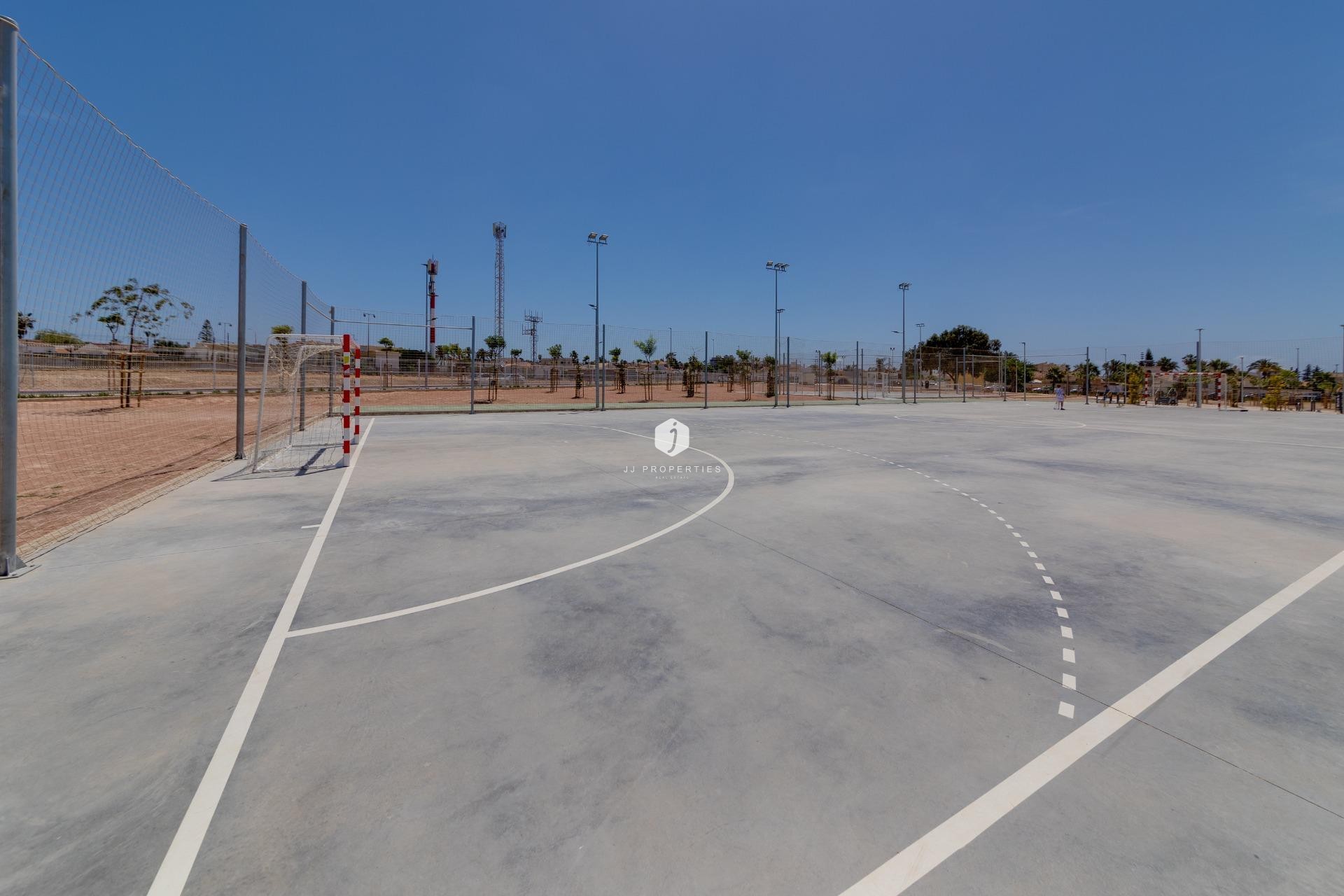 Z drugiej ręki - Szalet -
Torrevieja - La Siesta - El Salado - Torreta