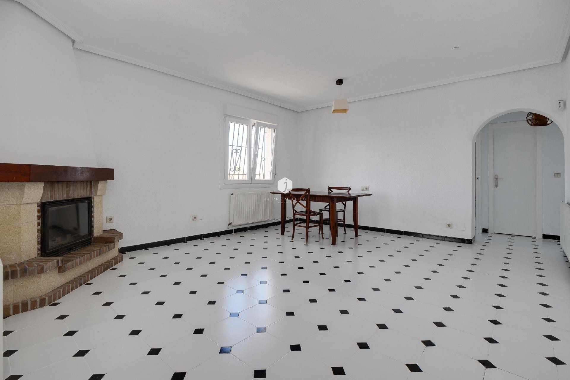 Z drugiej ręki - Szalet -
Torrevieja - La Siesta - El Salado - Torreta