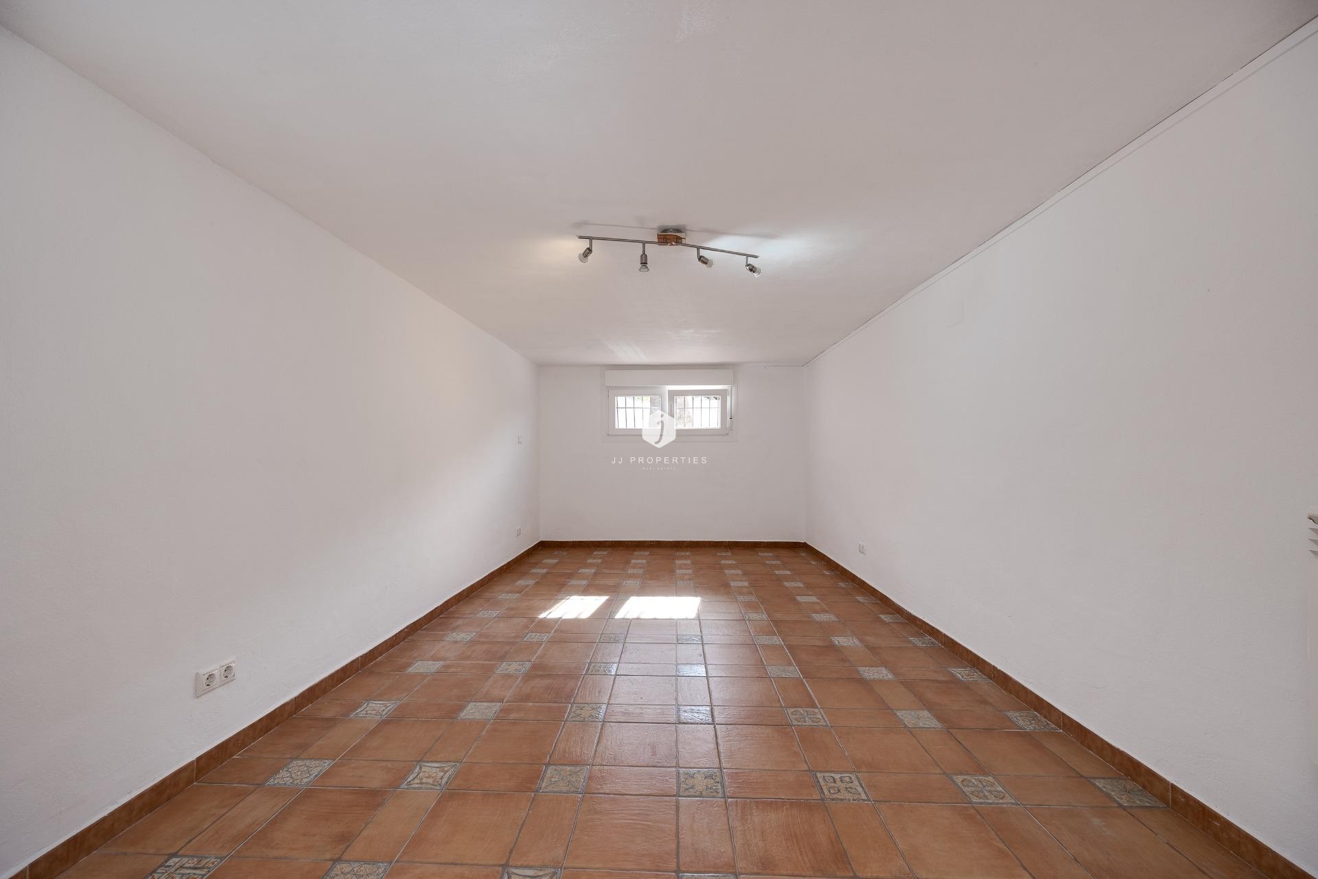 Z drugiej ręki - Szalet -
Torrevieja - La Siesta - El Salado - Torreta