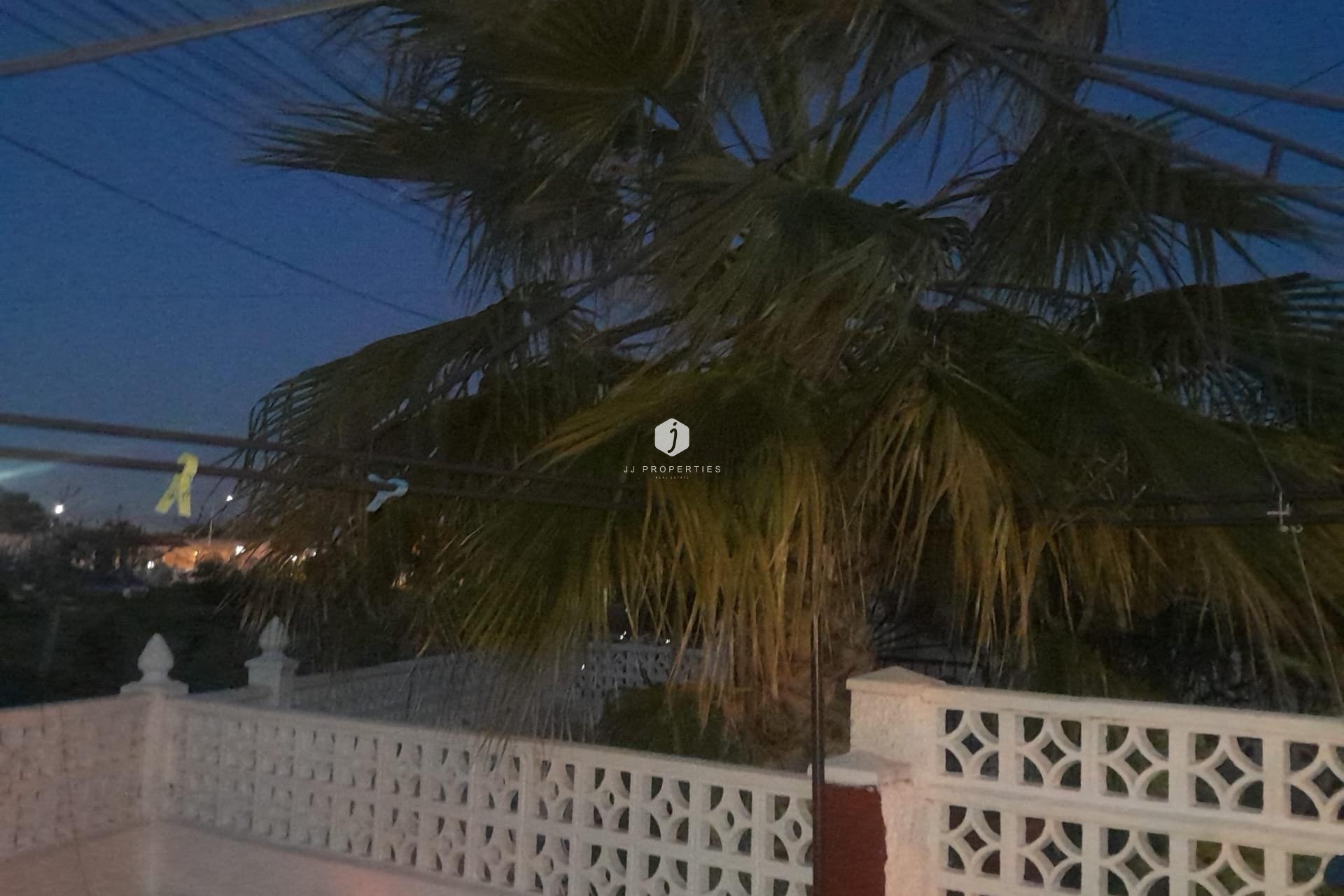 Z drugiej ręki - Szalet -
Torrevieja - La Siesta - El Salado - Torreta