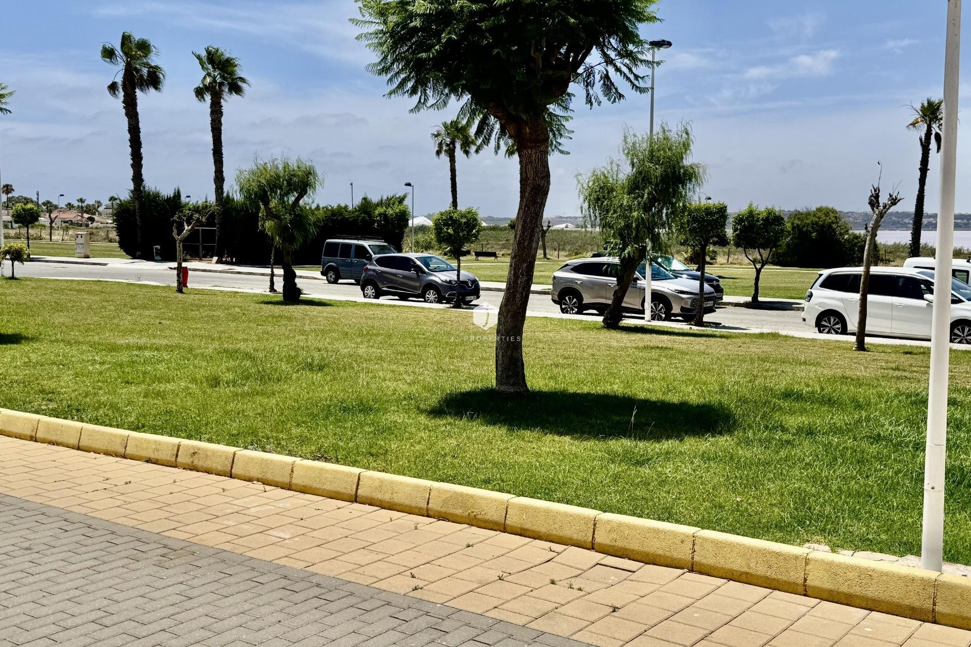 Z drugiej ręki - Szalet -
Torrevieja - La Siesta - El Salado - Torreta