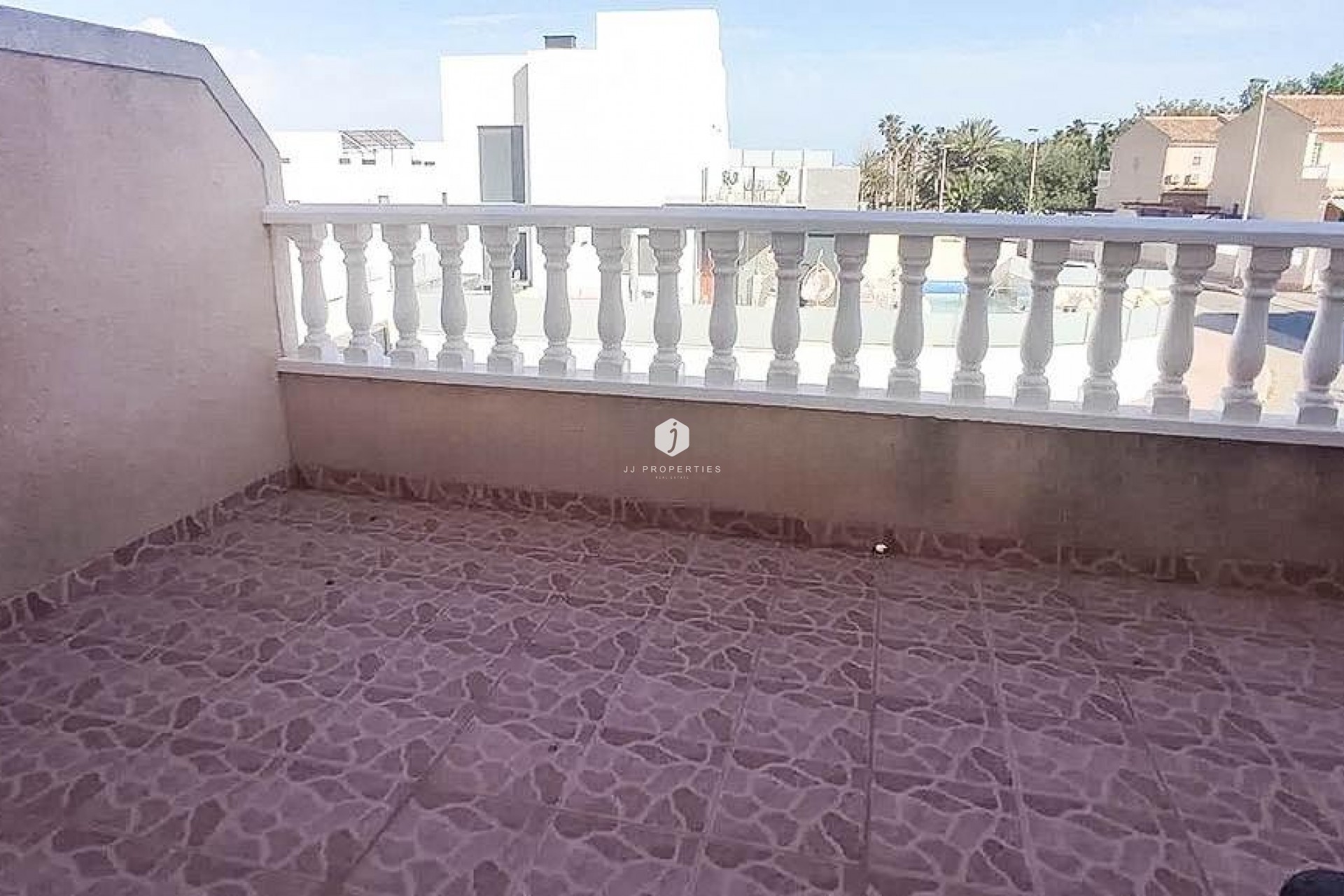 Z drugiej ręki - Szalet -
Torrevieja - Los altos