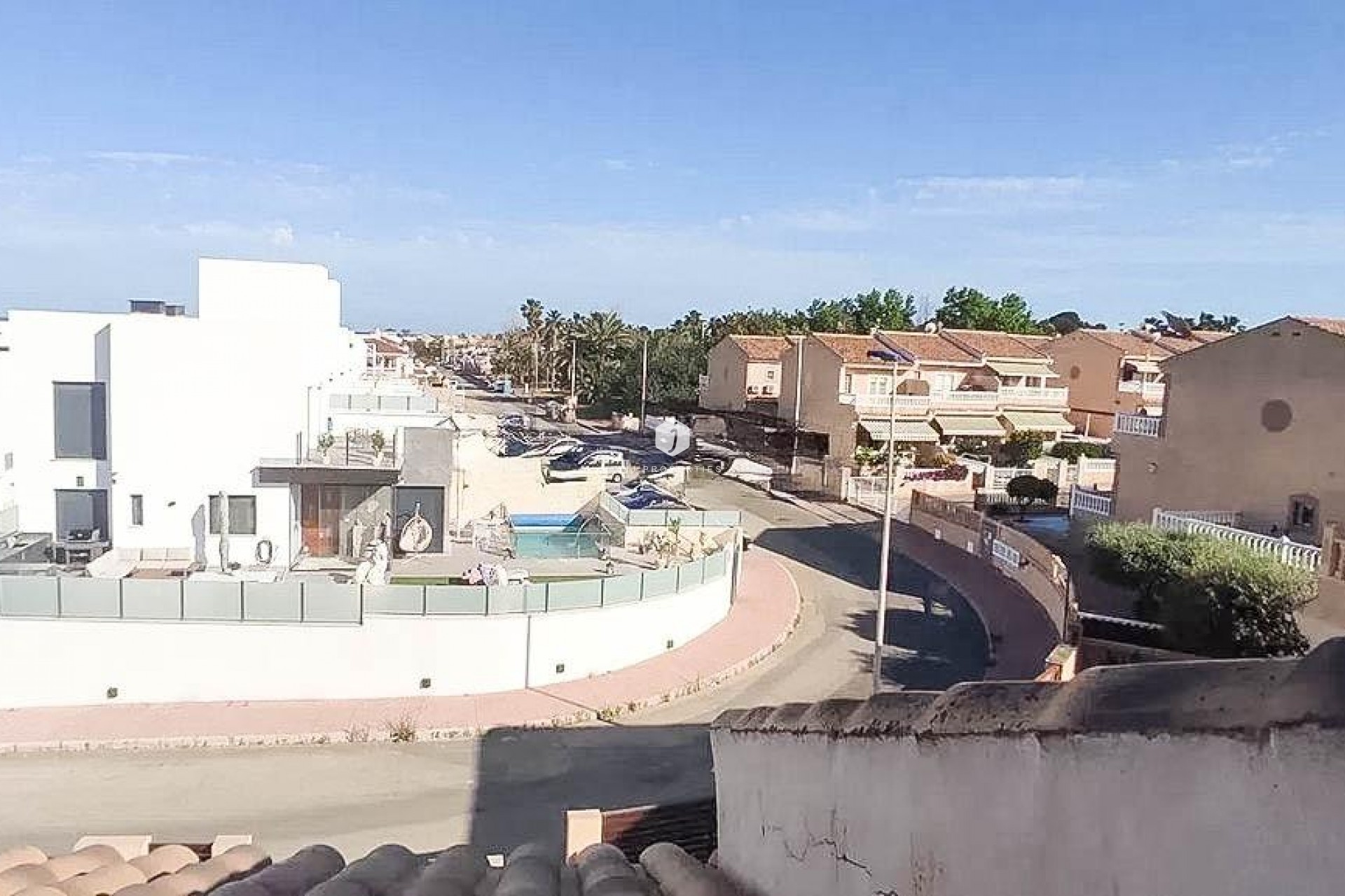 Z drugiej ręki - Szalet -
Torrevieja - Los altos