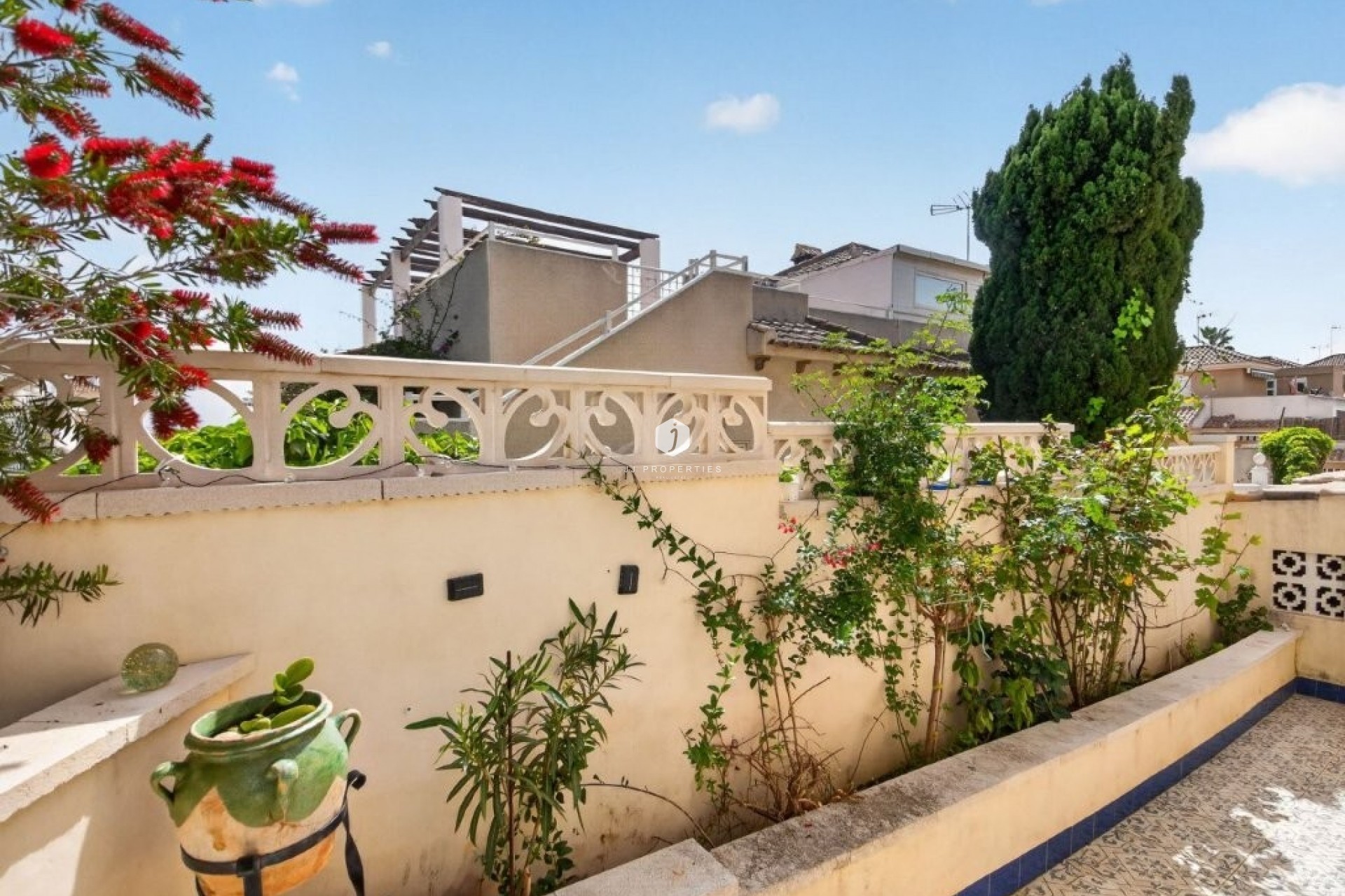 Z drugiej ręki - Szalet -
Torrevieja - Los altos