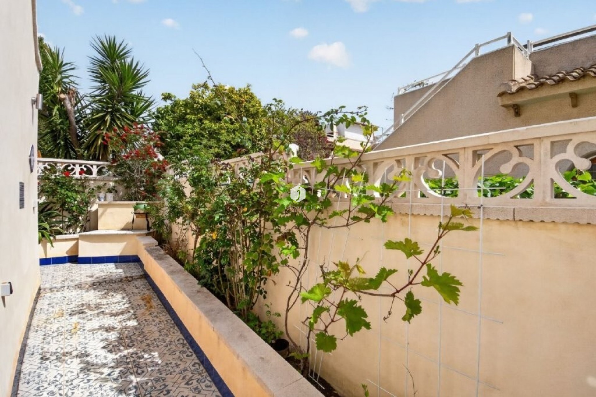 Z drugiej ręki - Szalet -
Torrevieja - Los altos
