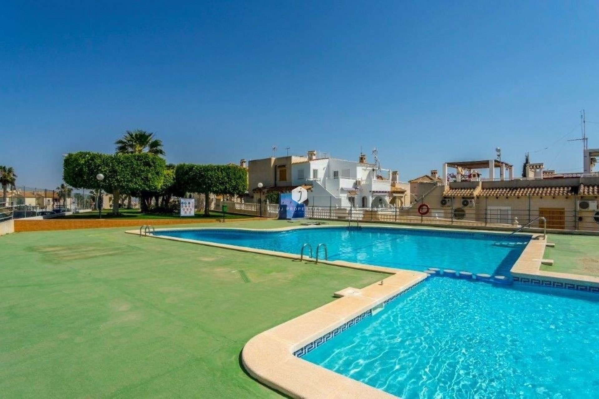 Z drugiej ręki - Szalet -
Torrevieja - Los altos