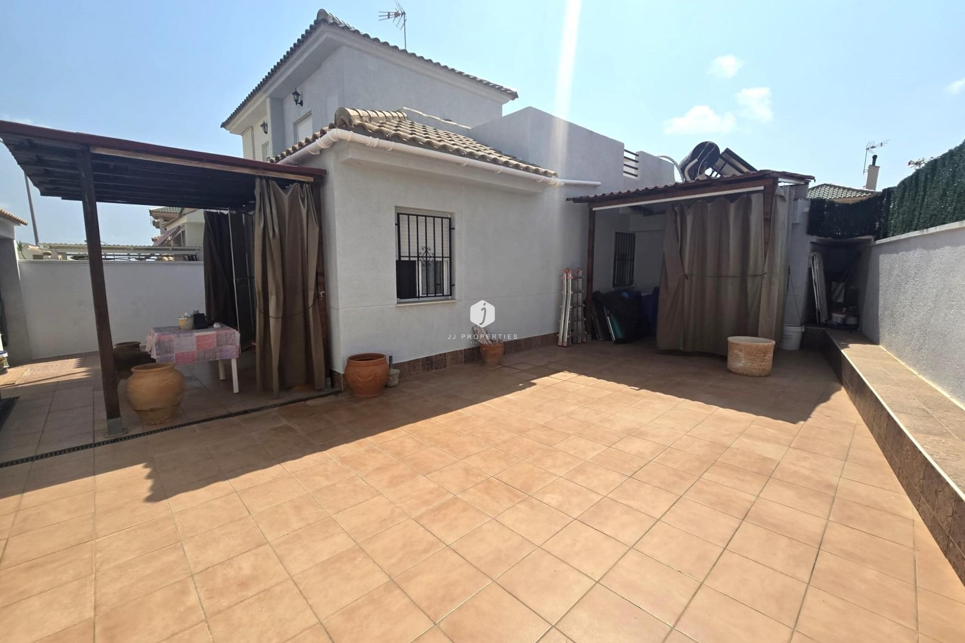 Z drugiej ręki - Szalet -
Torrevieja - Los altos