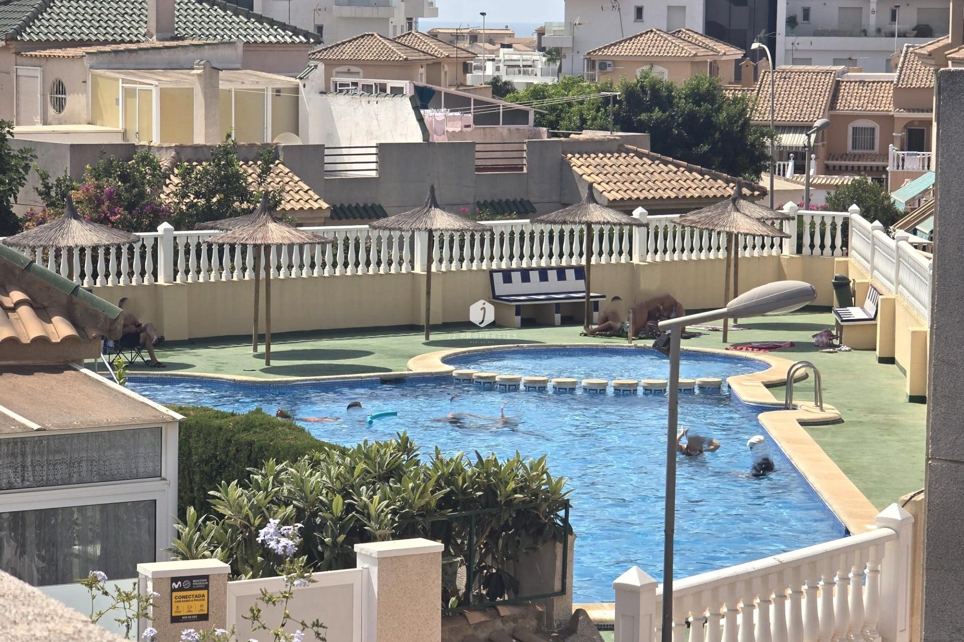 Z drugiej ręki - Szalet -
Torrevieja - Los altos