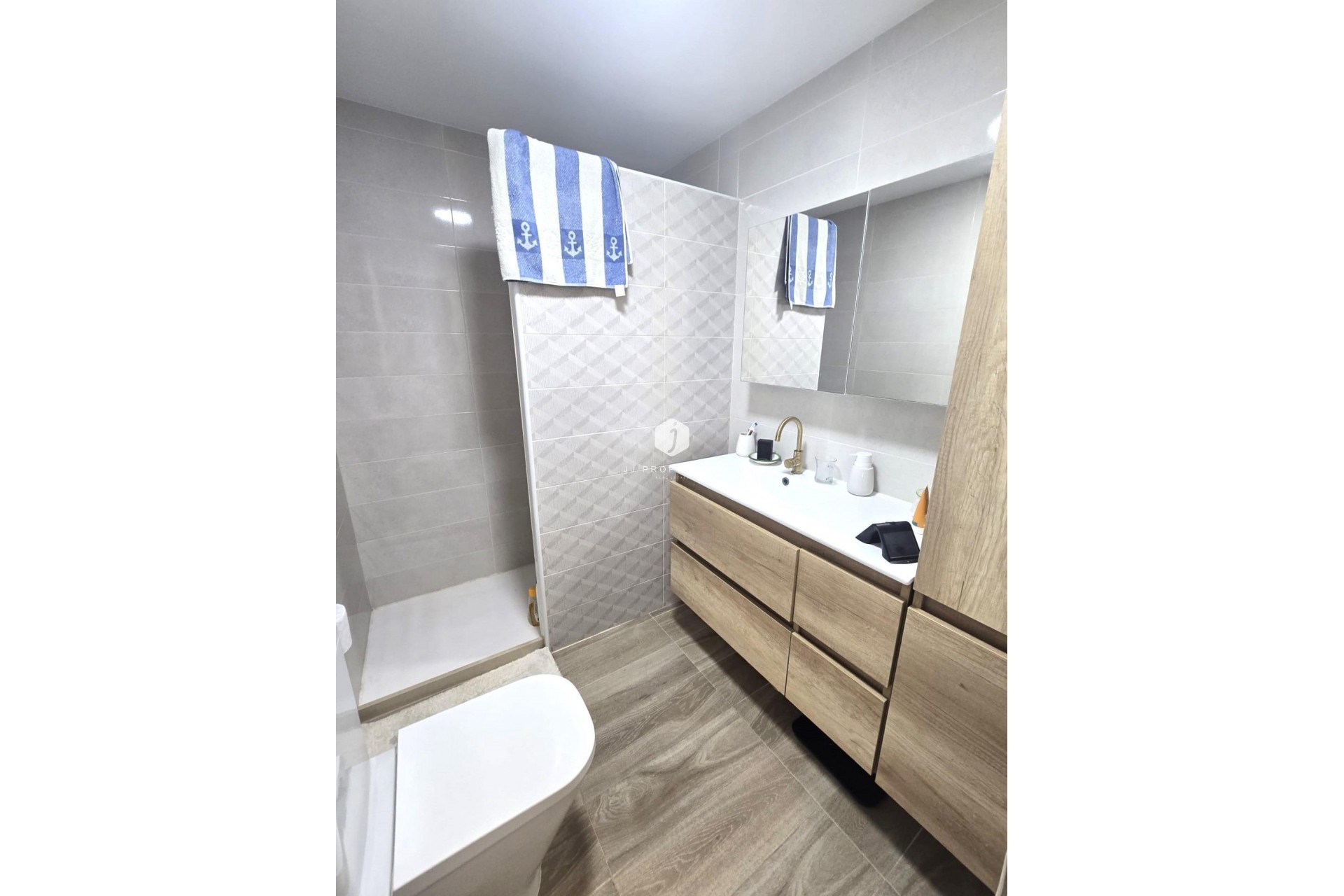 Z drugiej ręki - Szalet -
Torrevieja - Los altos