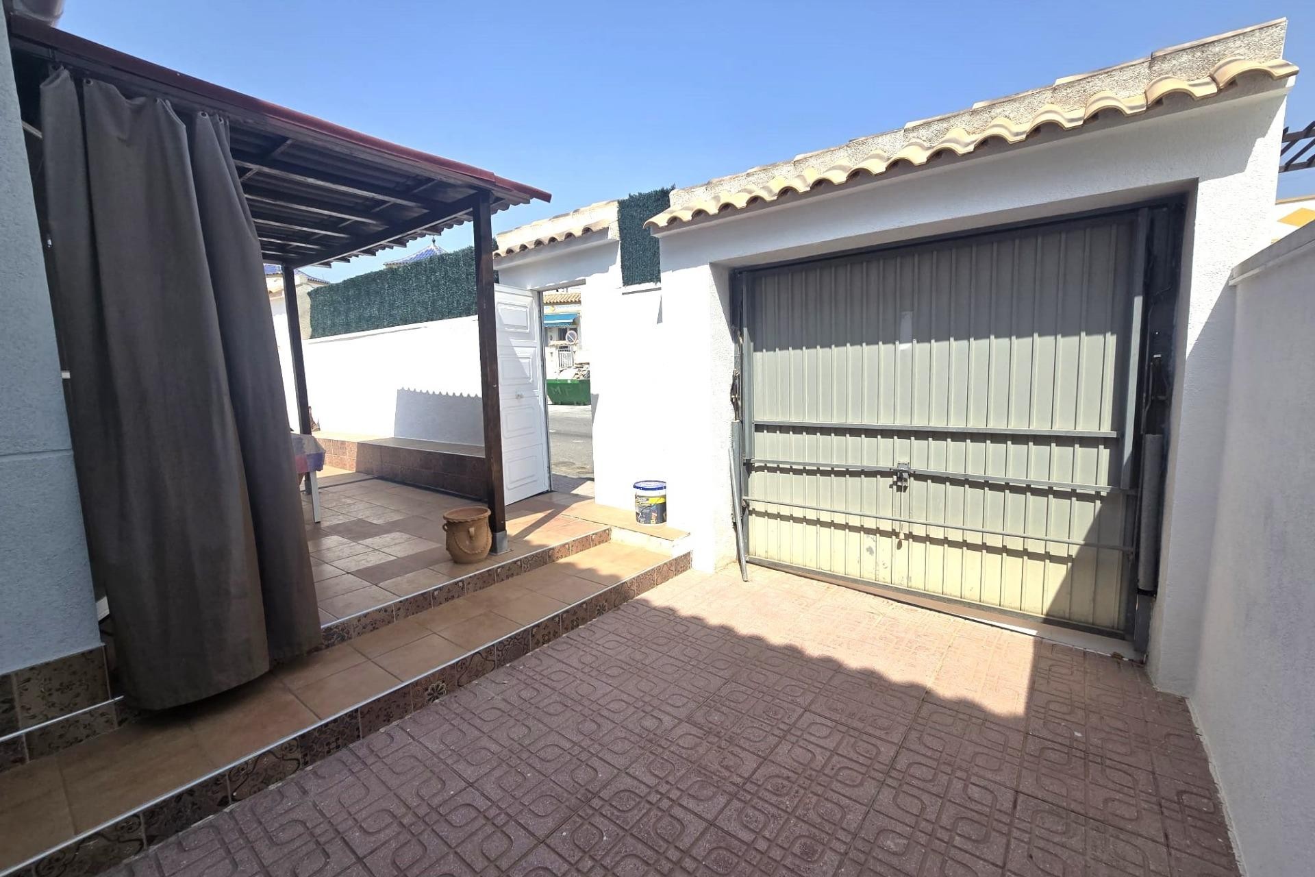 Z drugiej ręki - Szalet -
Torrevieja - Los altos