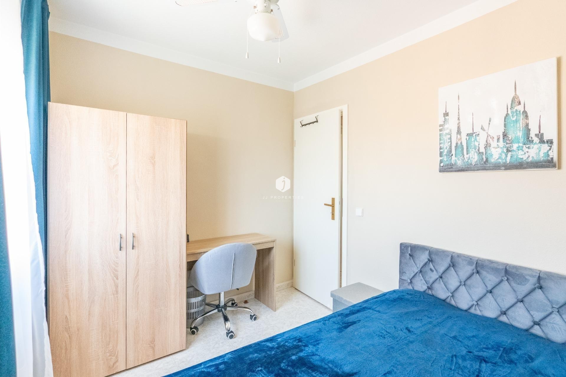 Z drugiej ręki - Szalet -
Torrevieja - Los Balcones - Los Altos del Edén