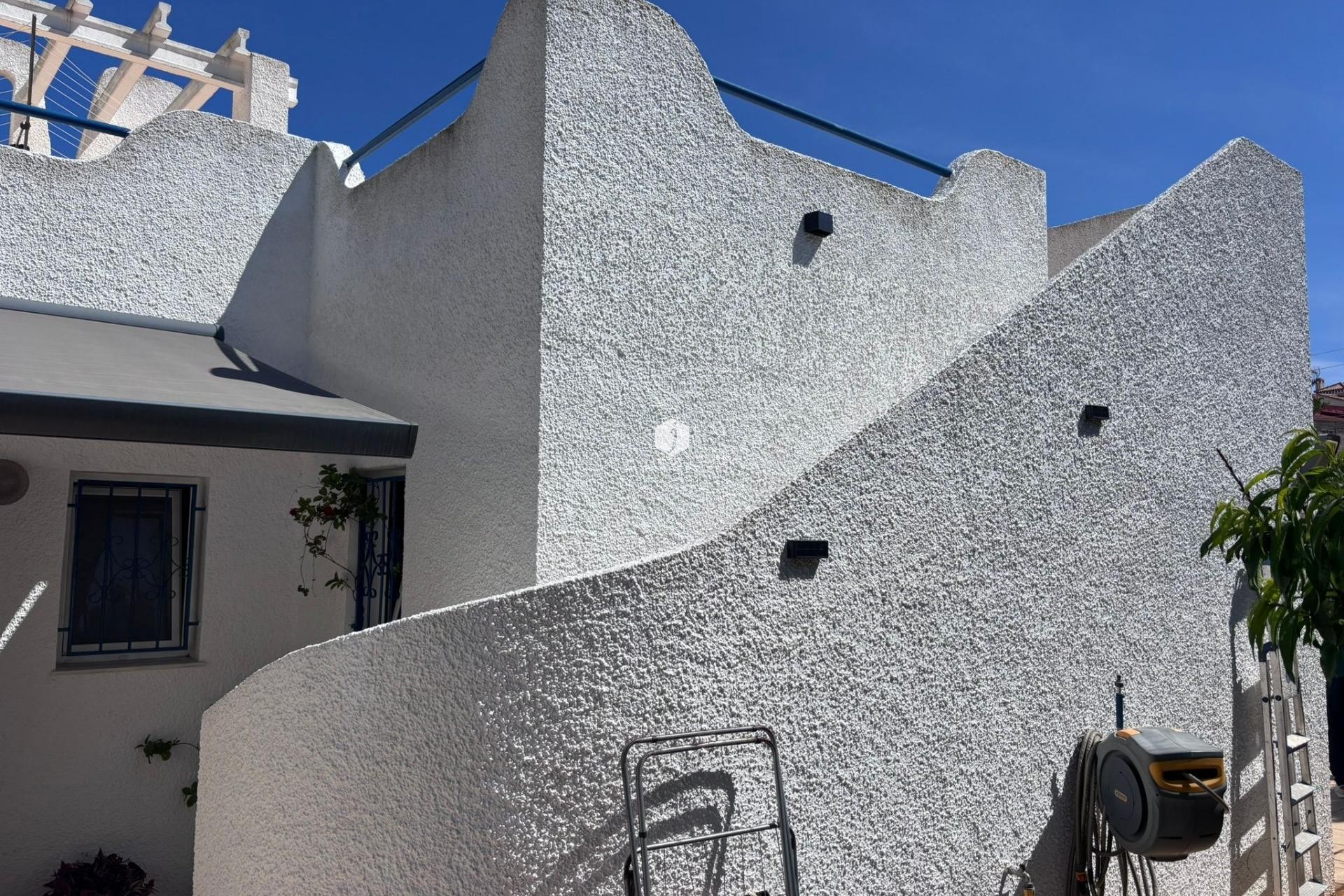 Z drugiej ręki - Szalet -
Torrevieja - Los Balcones
