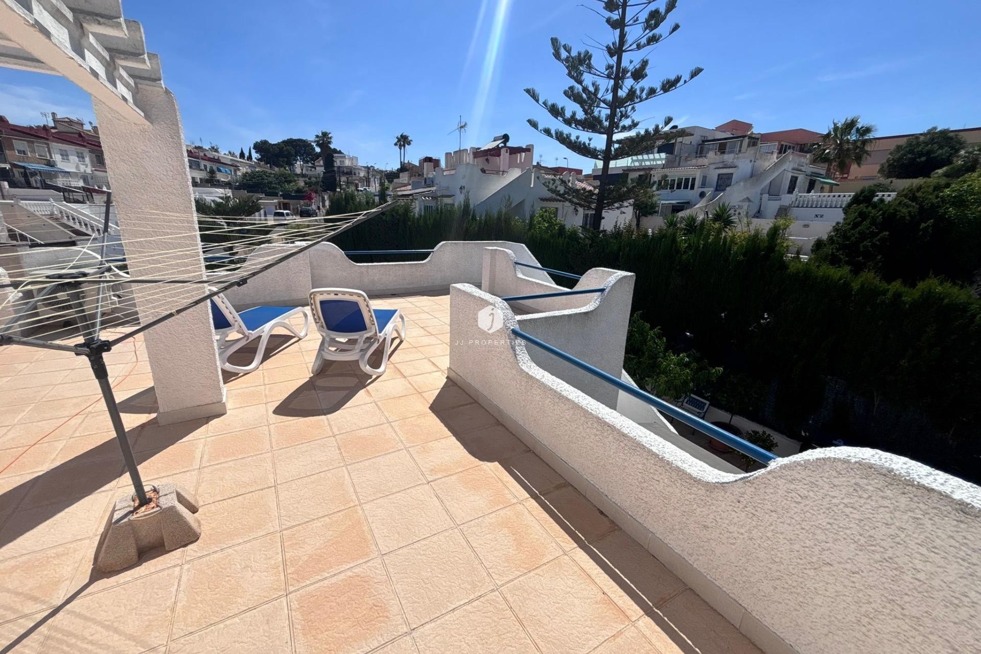 Z drugiej ręki - Szalet -
Torrevieja - Los Balcones