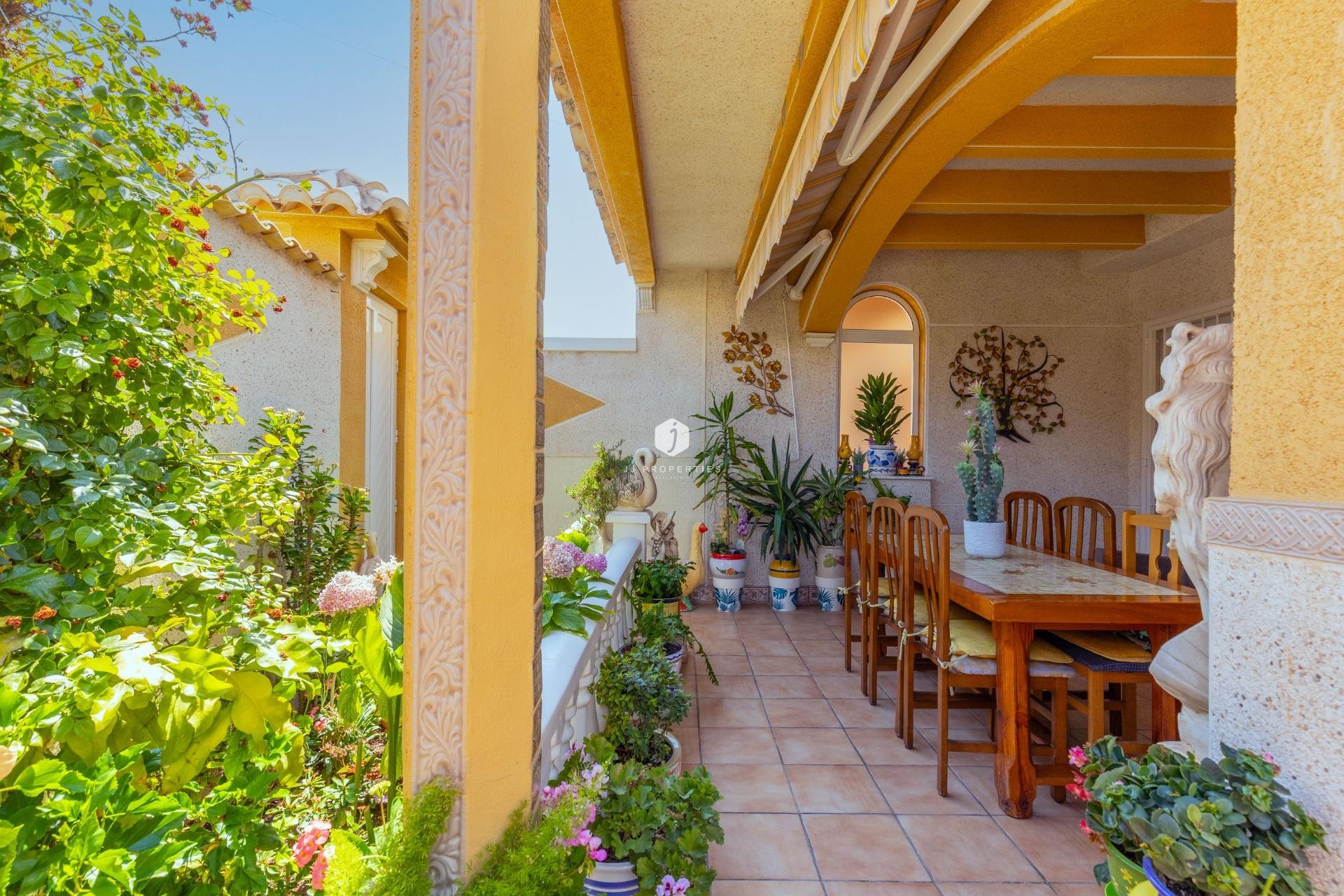 Z drugiej ręki - Szalet -
Torrevieja - Los Frutales