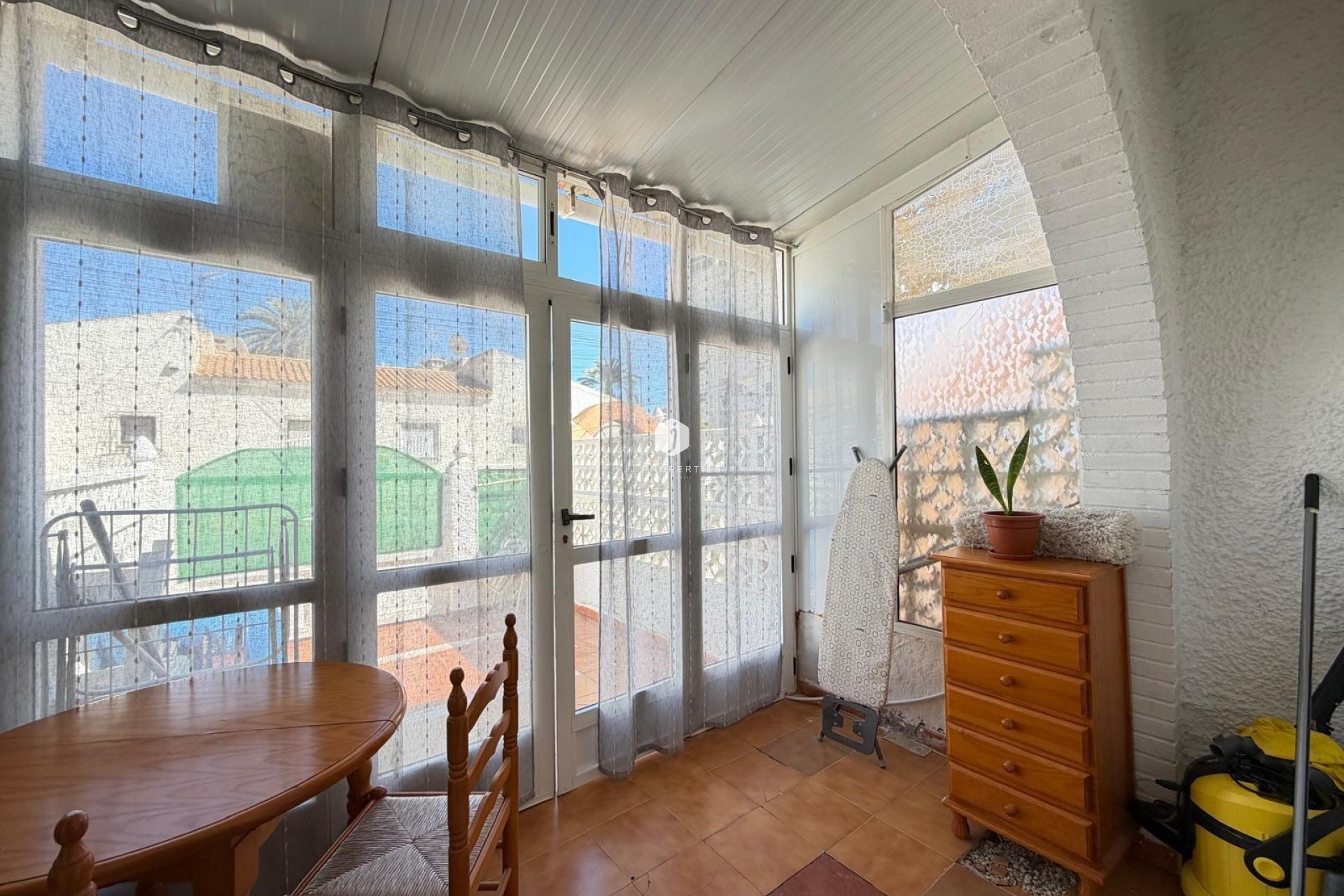 Z drugiej ręki - Szalet -
Torrevieja - Nueva Torrevieja