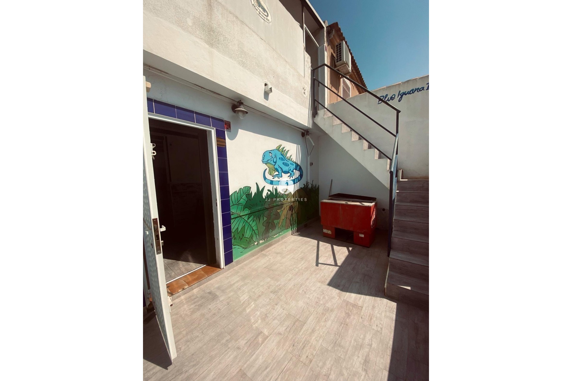 Z drugiej ręki - Szalet -
Torrevieja - Parque Acuático - Sector 25