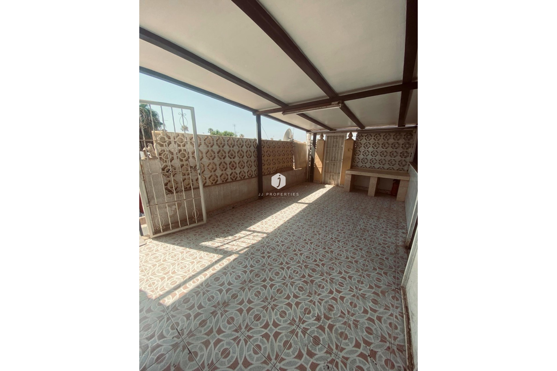 Z drugiej ręki - Szalet -
Torrevieja - Parque Acuático - Sector 25