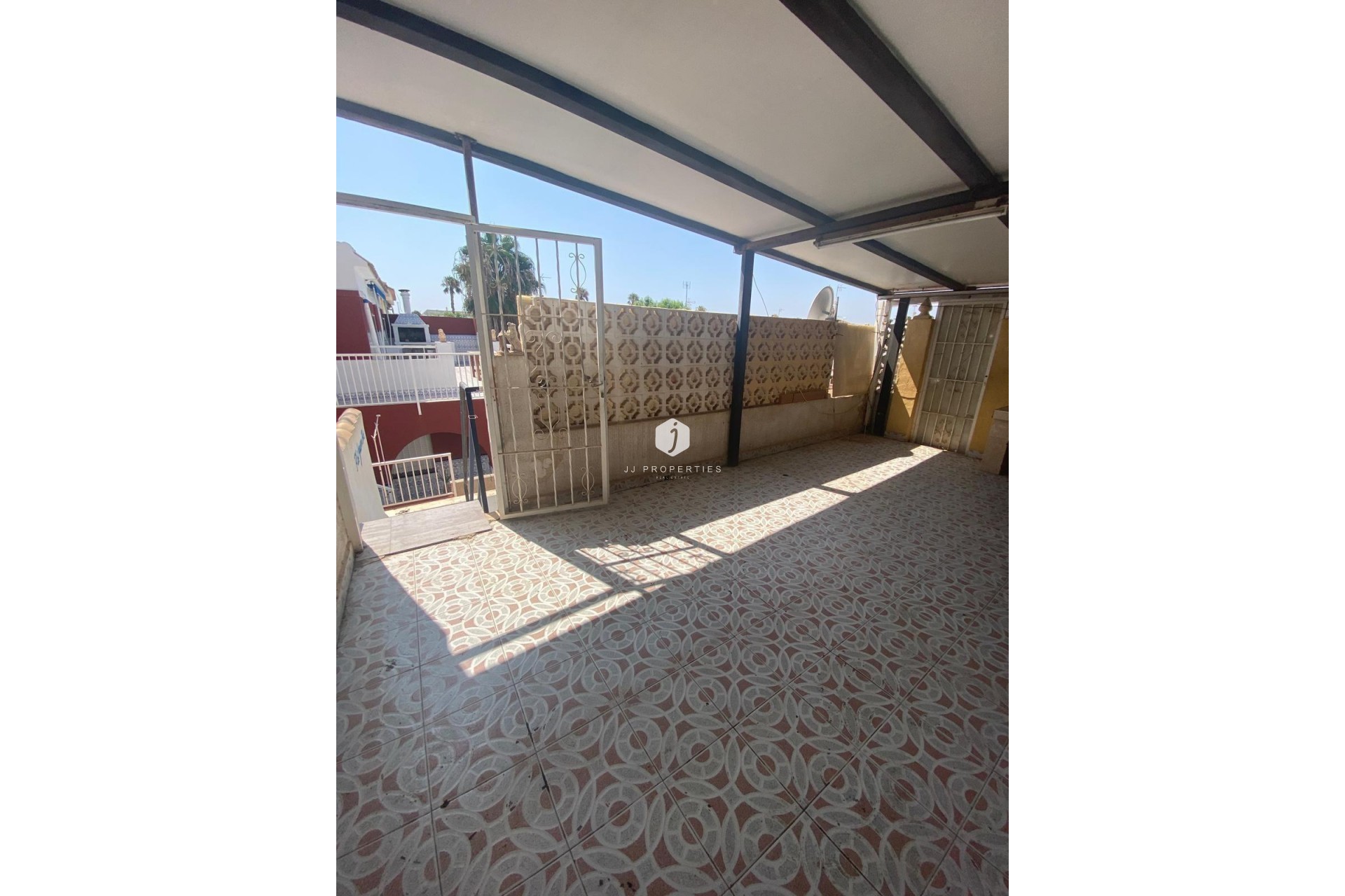 Z drugiej ręki - Szalet -
Torrevieja - Parque Acuático - Sector 25