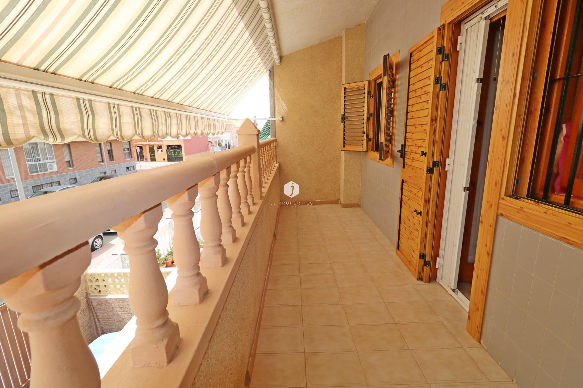 Z drugiej ręki - Szalet -
Torrevieja - Playa de los Naufragos