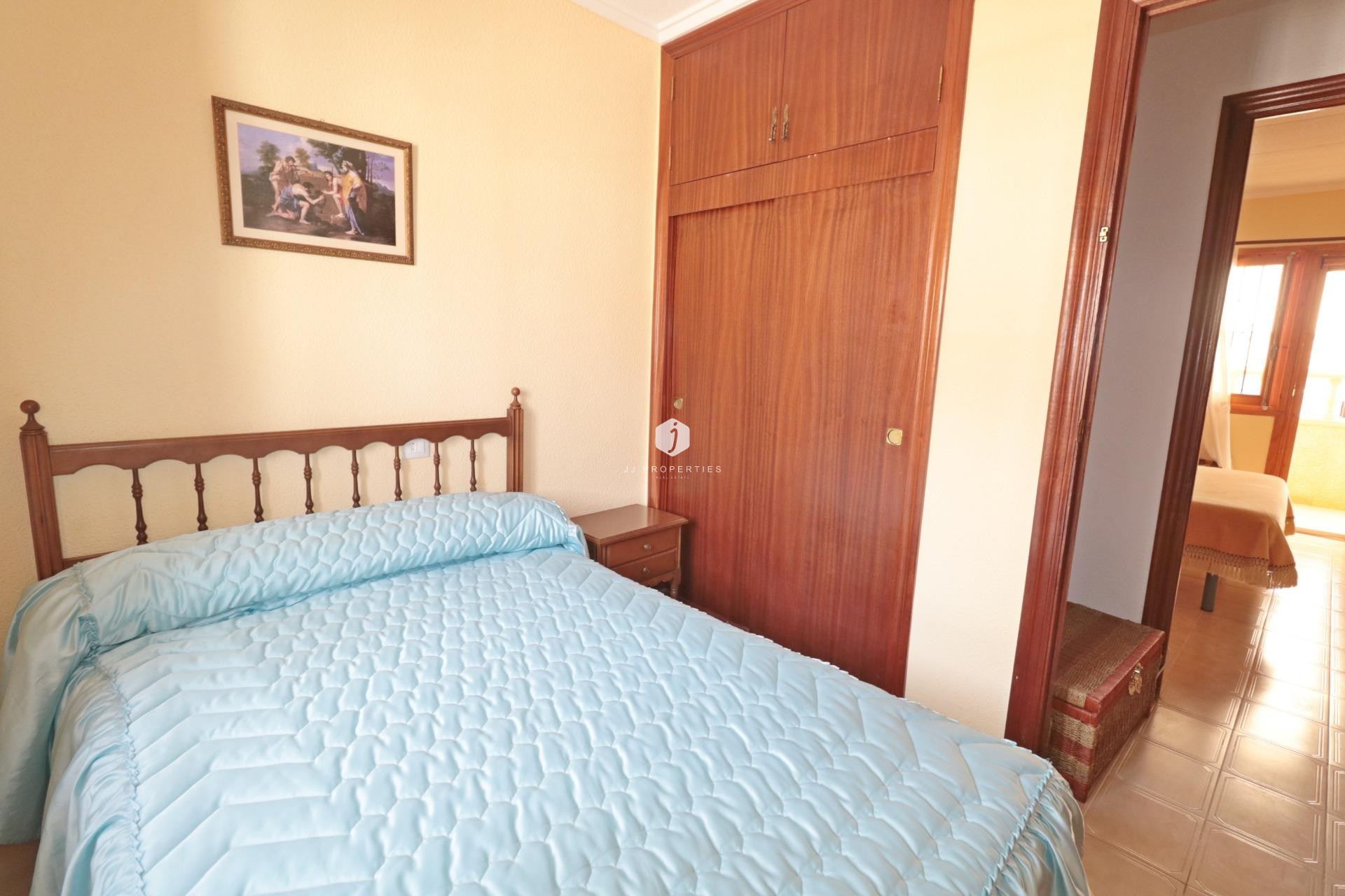 Z drugiej ręki - Szalet -
Torrevieja - Playa de los Naufragos