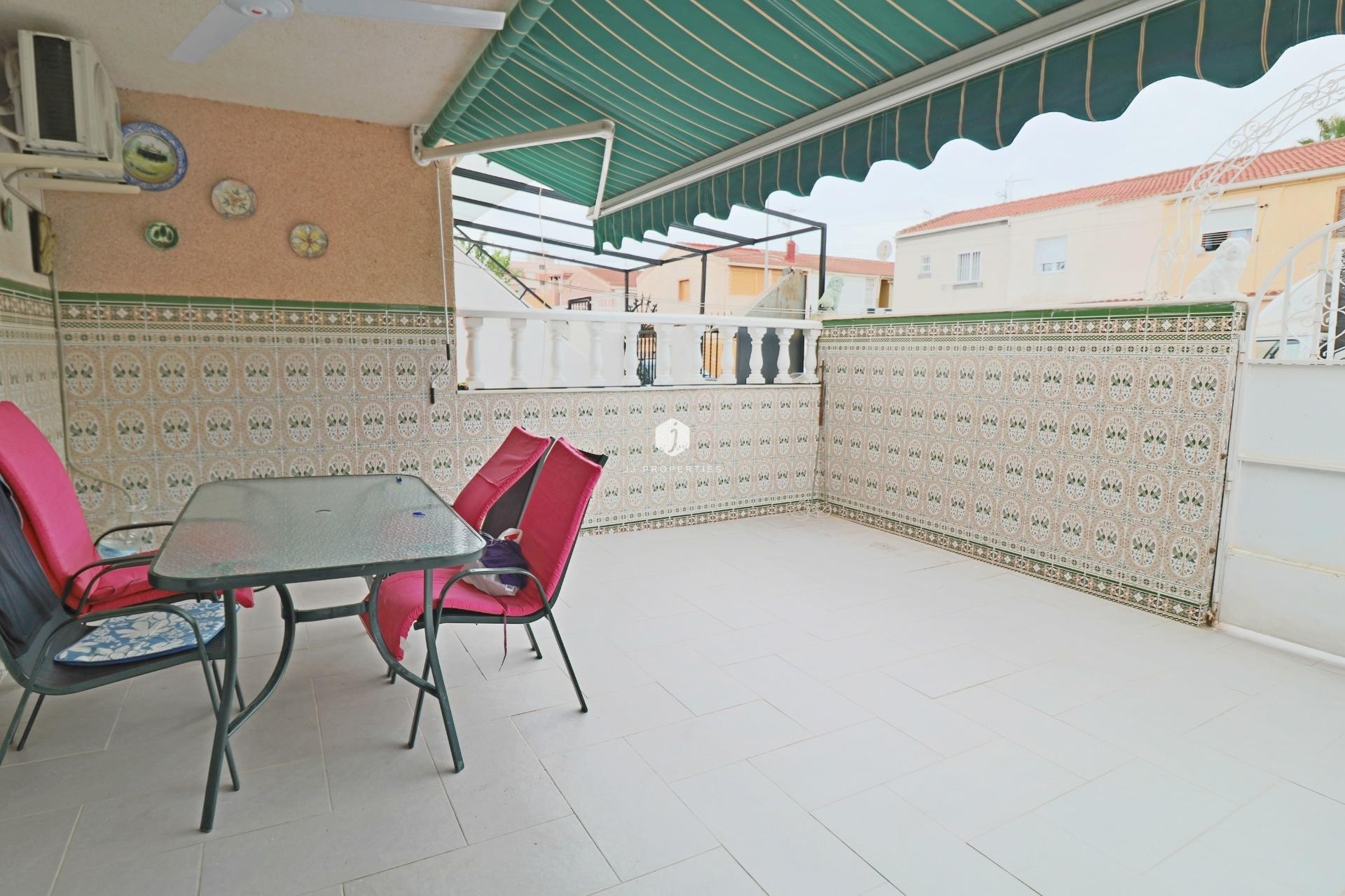 Z drugiej ręki - Szalet -
Torrevieja - Playa de los Naufragos