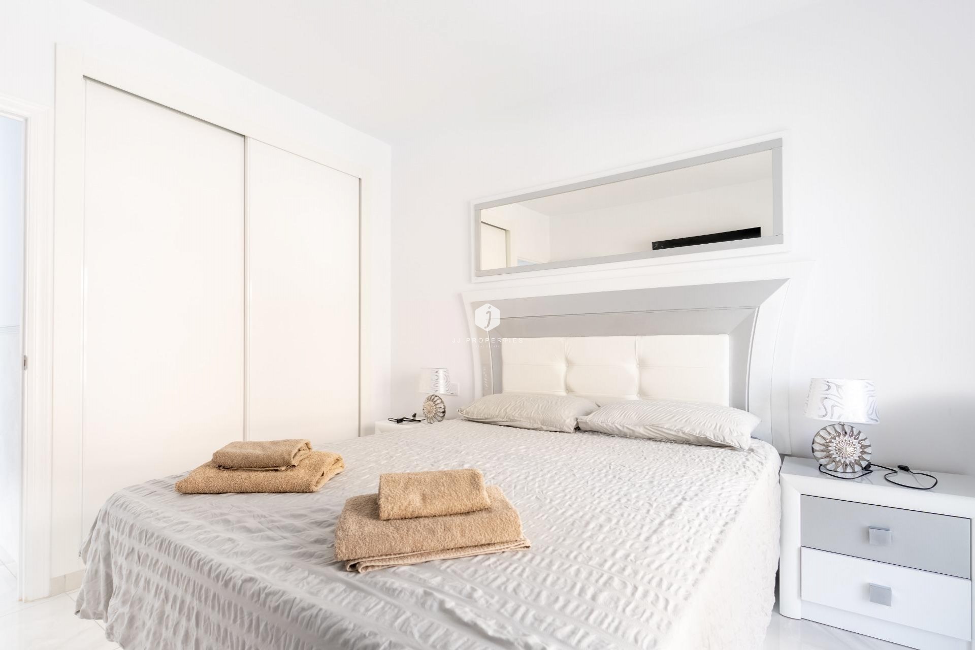 Z drugiej ręki - Szalet -
Torrevieja - Punta prima