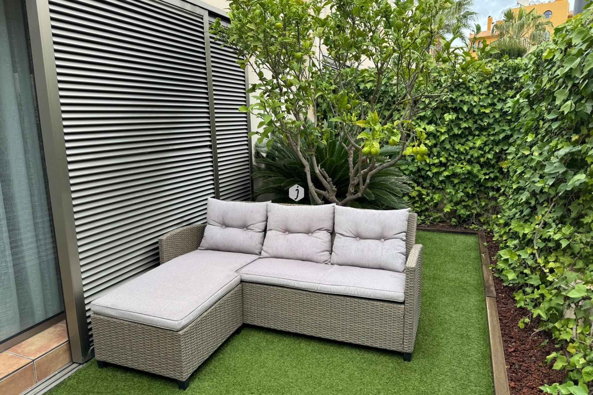 Z drugiej ręki - Szalet -
Torrevieja - Punta prima