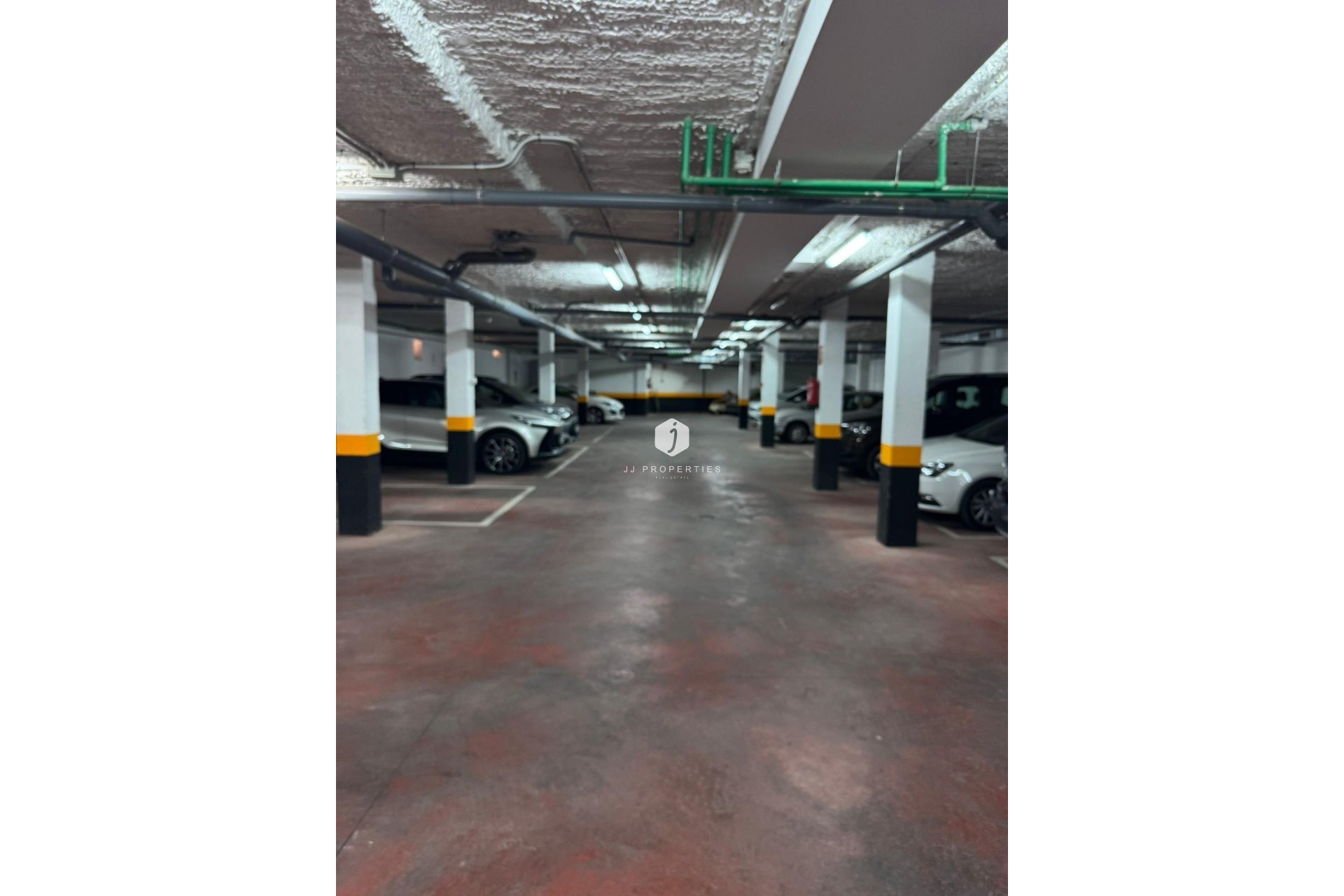 Z drugiej ręki - Szalet -
Torrevieja - Punta prima