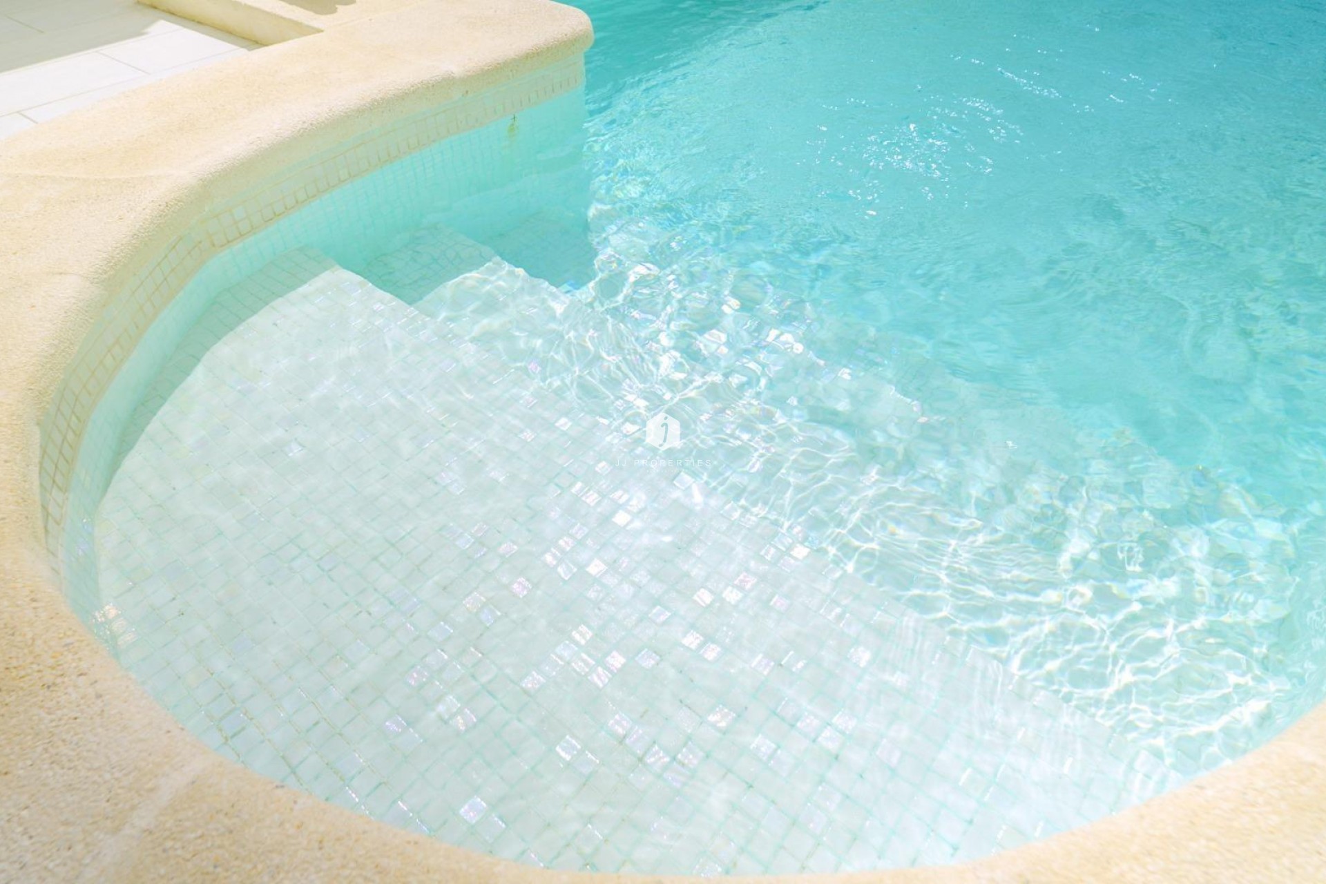 Z drugiej ręki - Szalet -
Torrevieja - Punta prima