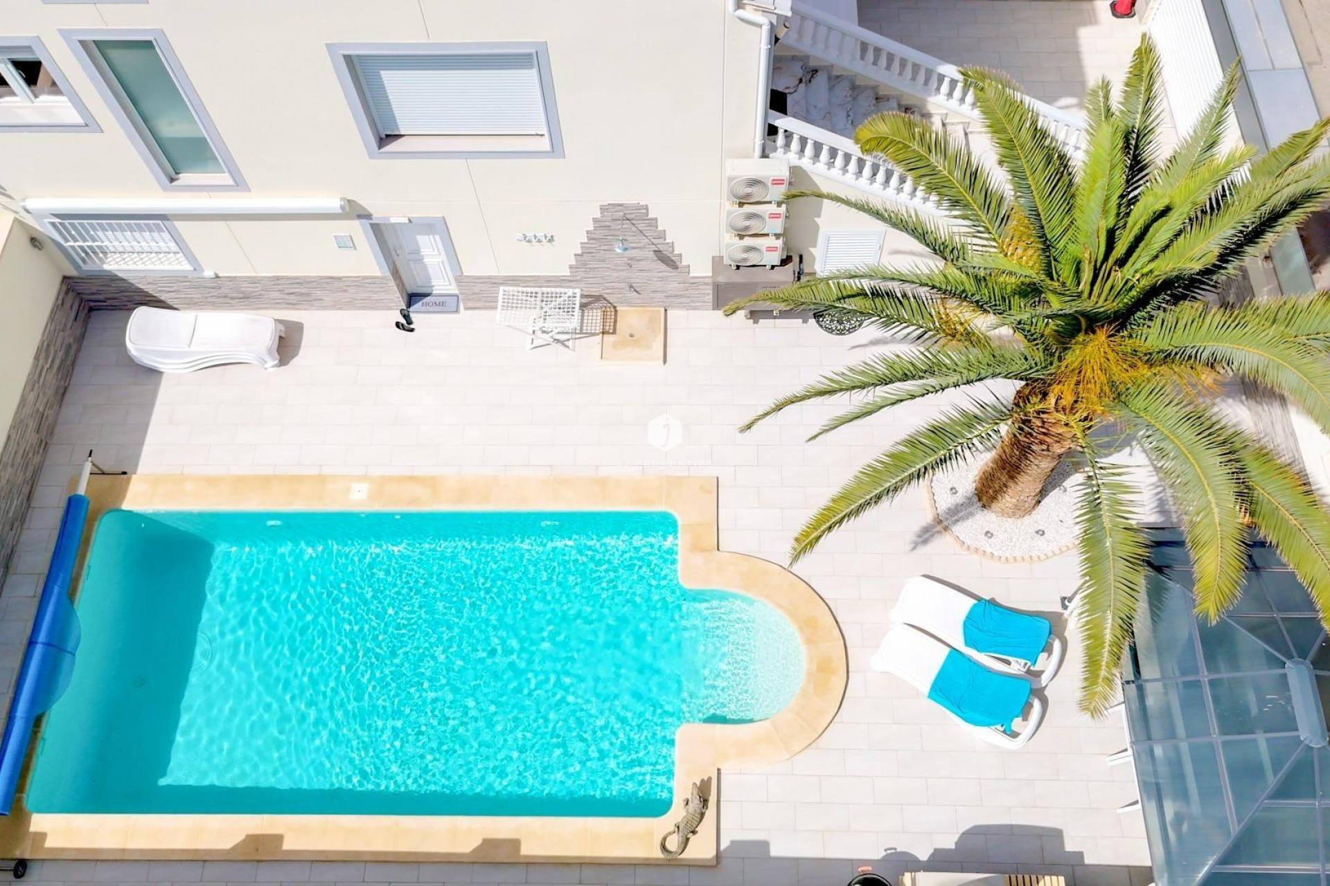 Z drugiej ręki - Szalet -
Torrevieja - Punta prima