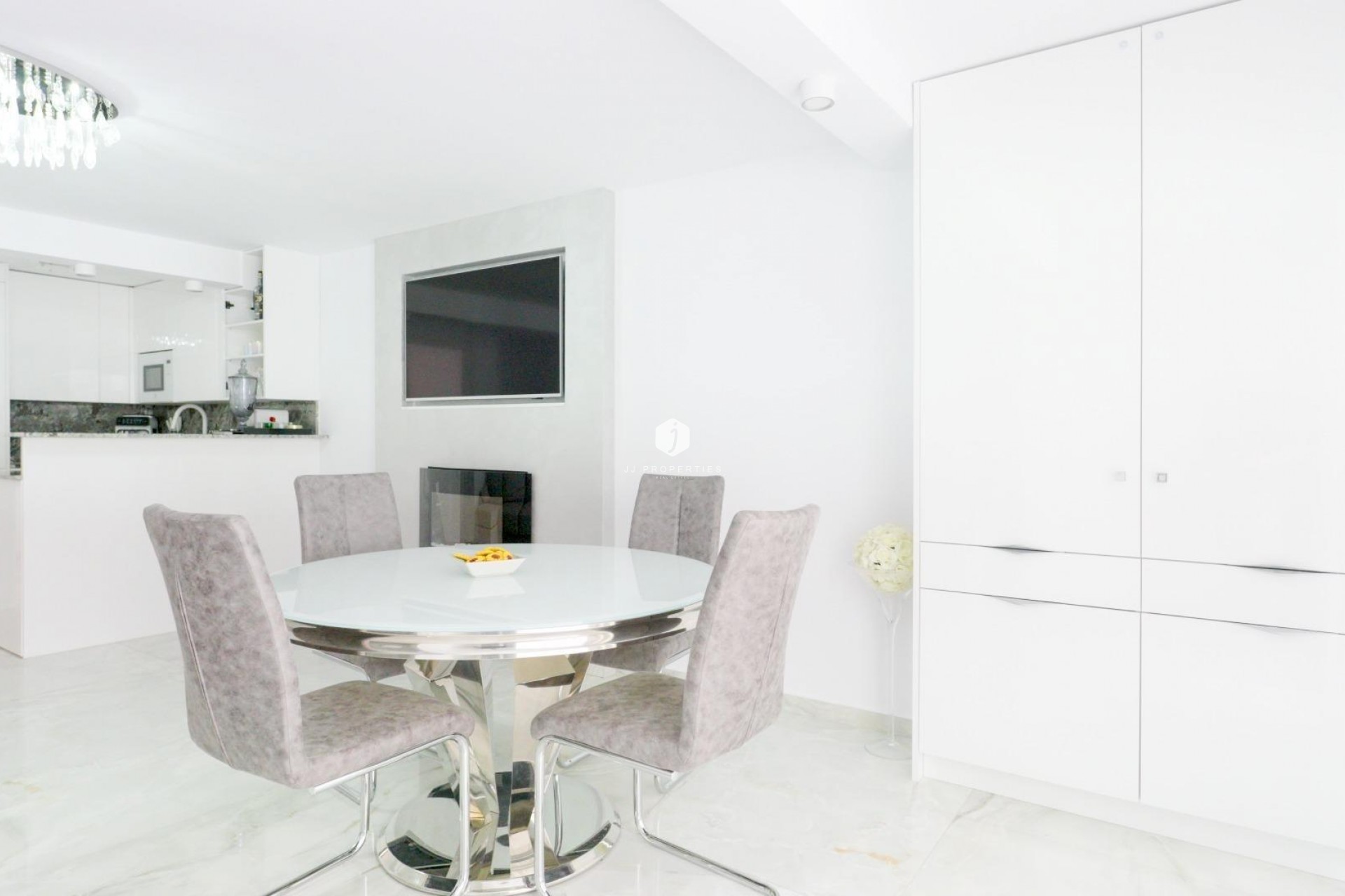 Z drugiej ręki - Szalet -
Torrevieja - Punta prima