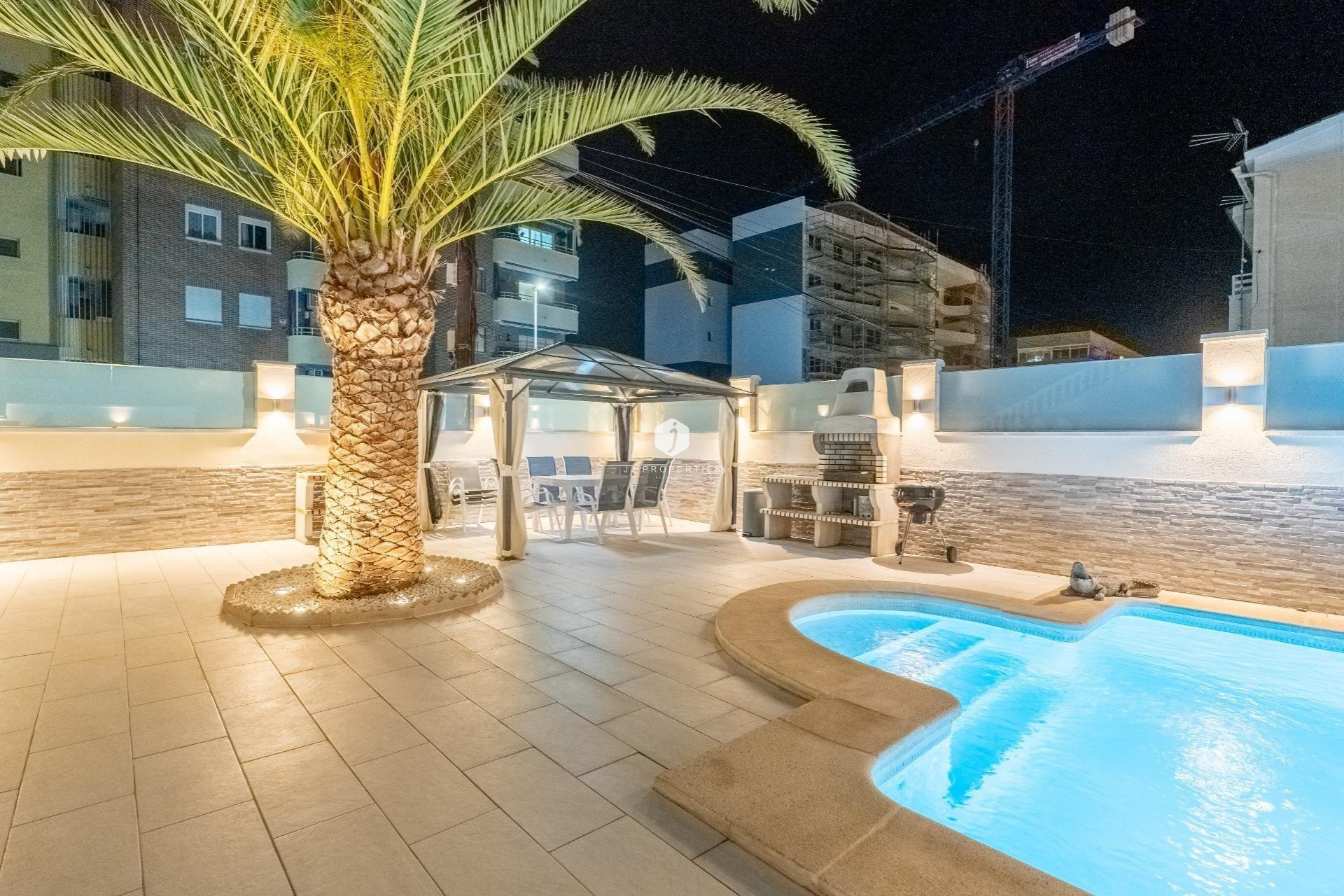 Z drugiej ręki - Szalet -
Torrevieja - Punta prima