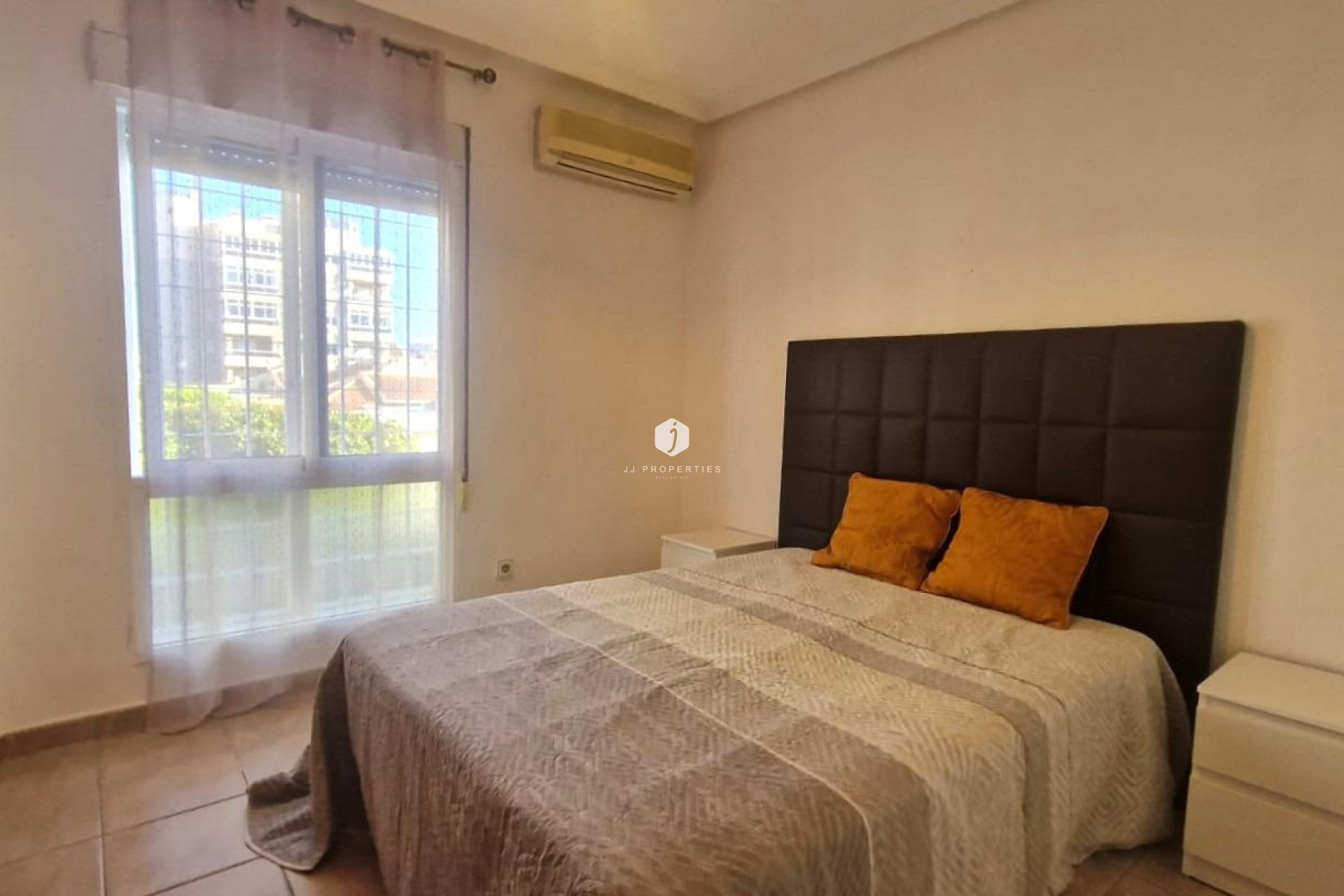 Z drugiej ręki - Szalet -
Torrevieja - Torreblanca