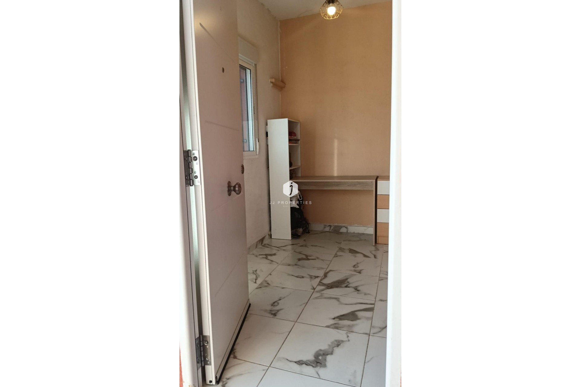 Z drugiej ręki - Szalet -
Torrevieja - Torretas