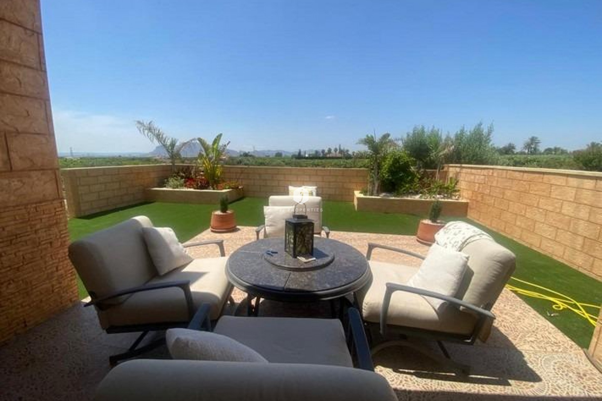 Z drugiej ręki - Villa -
Albatera - Campo De Albatera